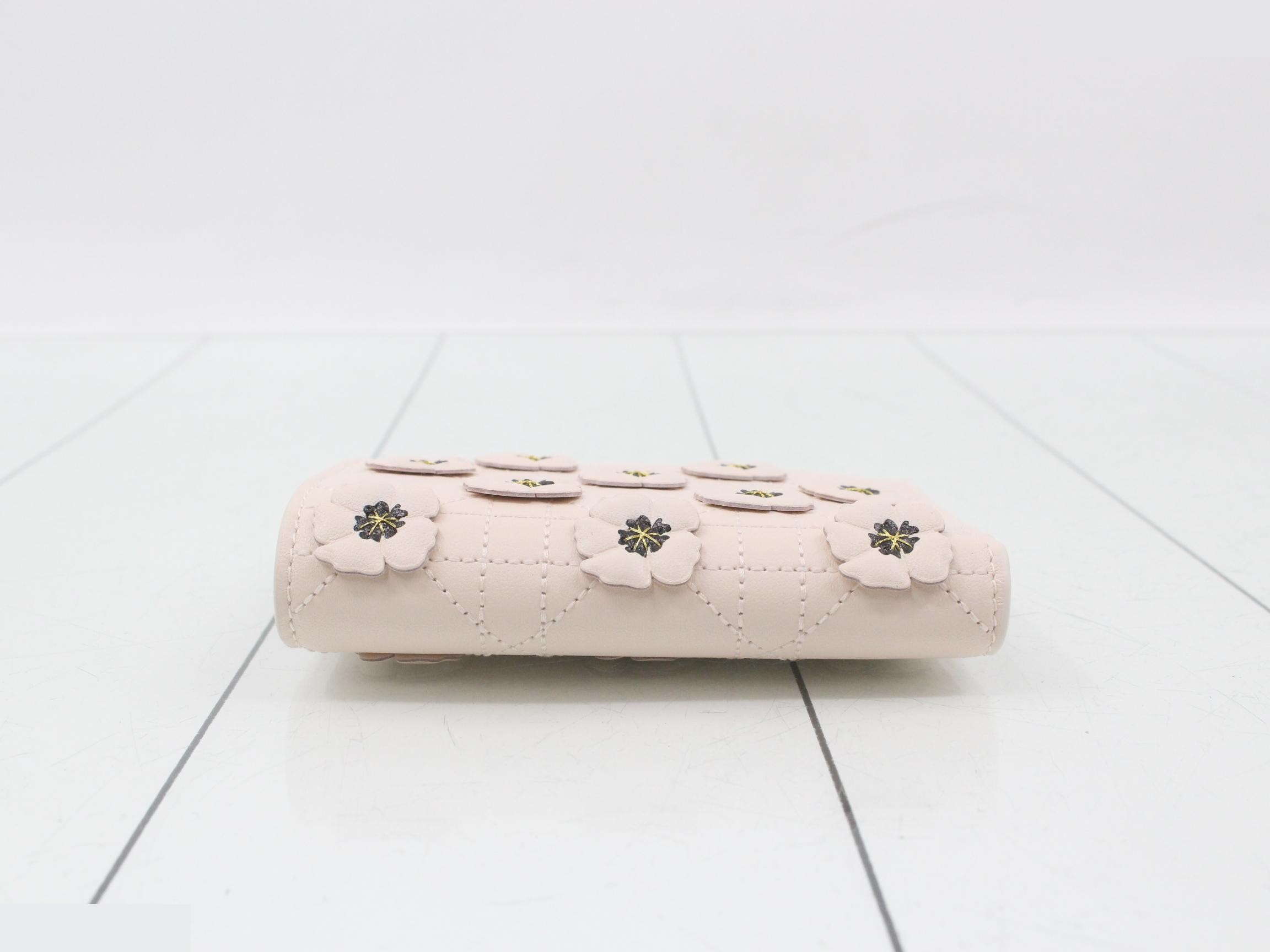 Jardin Dahlia Wallet, Retail Price ¥155,000 — view 3
