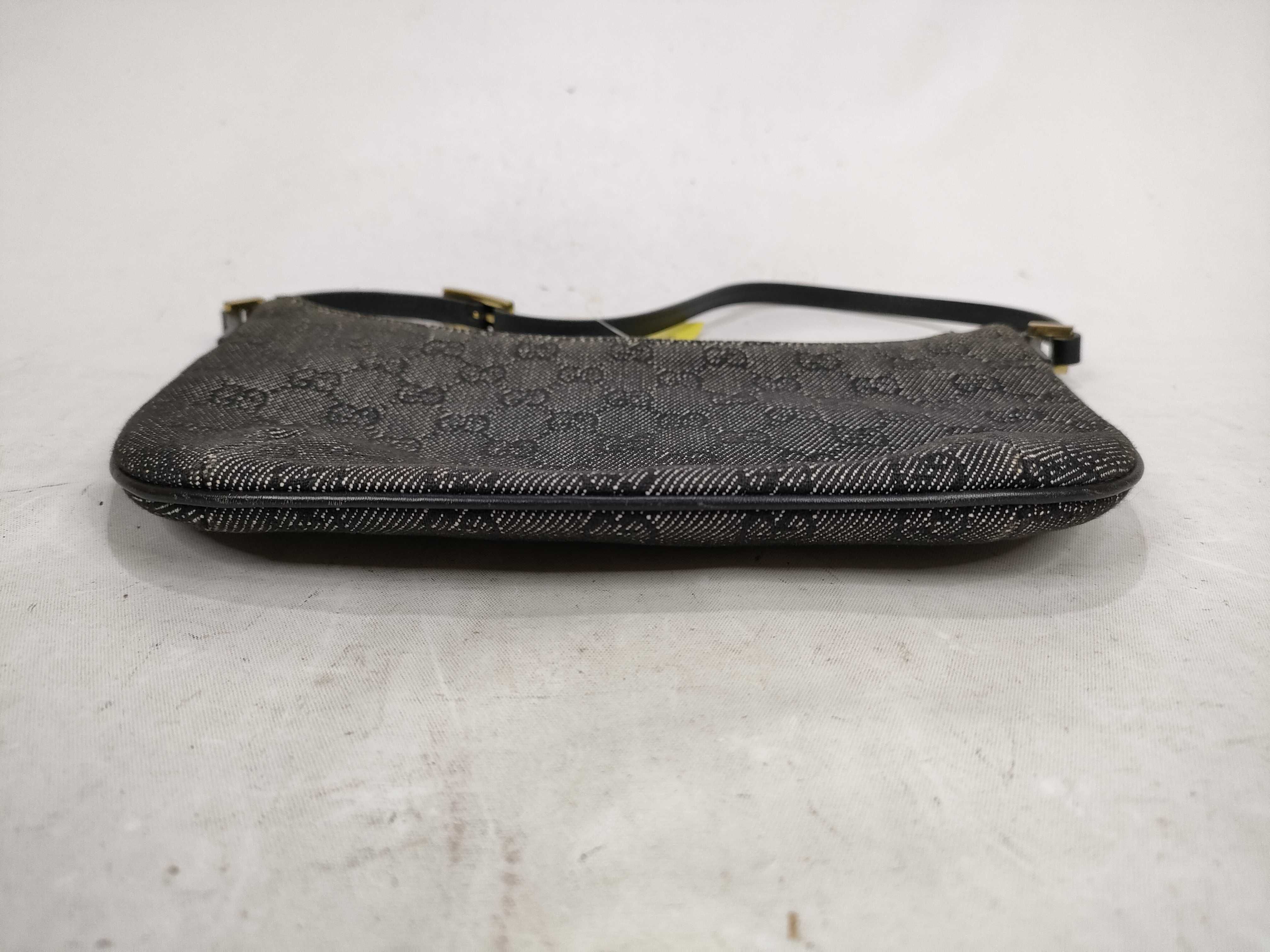 GG Canvas 32160 One-Shoulder Pouch Handbag — view 8