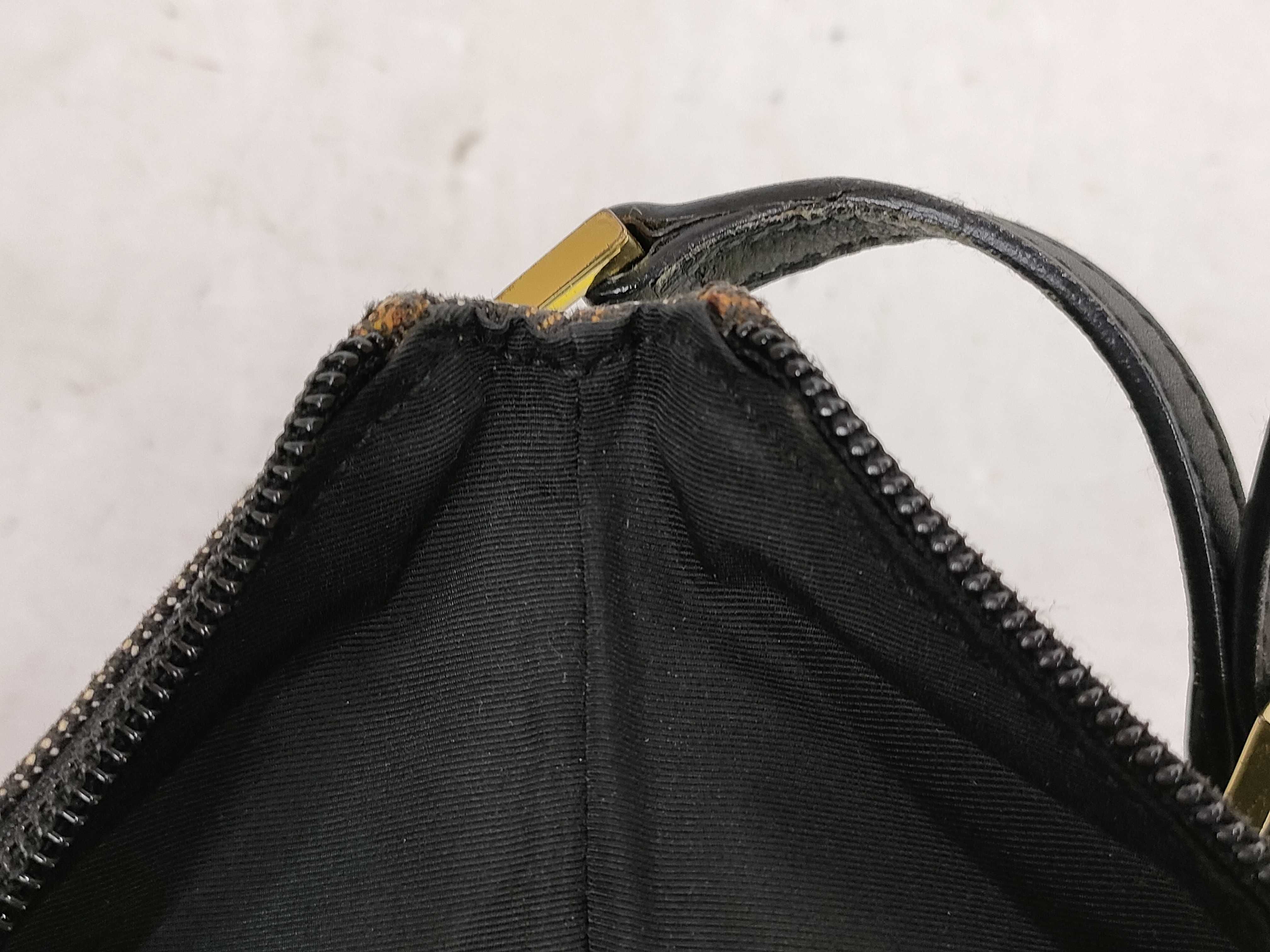 GG Canvas 32160 One-Shoulder Pouch Handbag — view 9