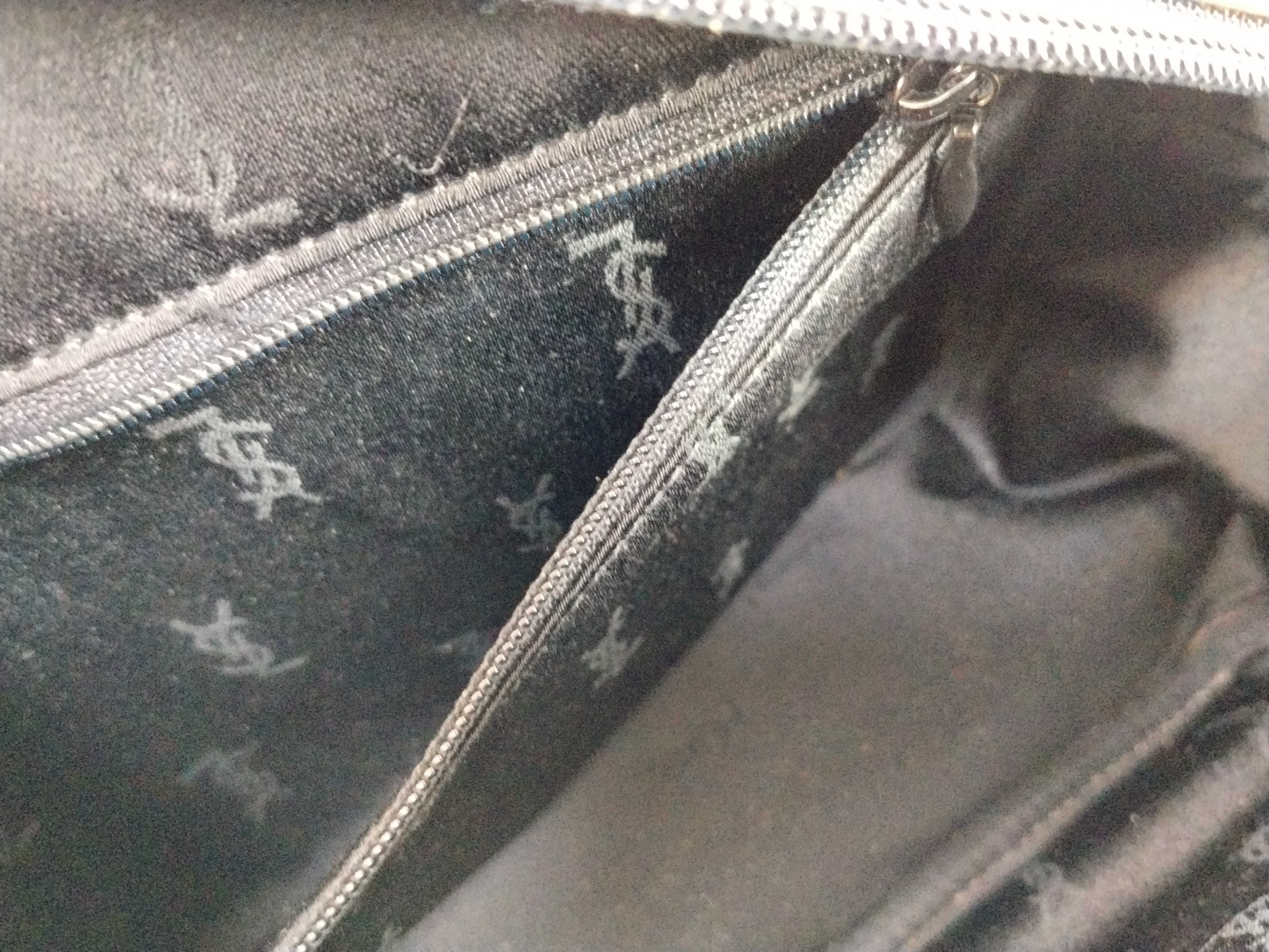 handbag, logo design, black and beige. — view 11