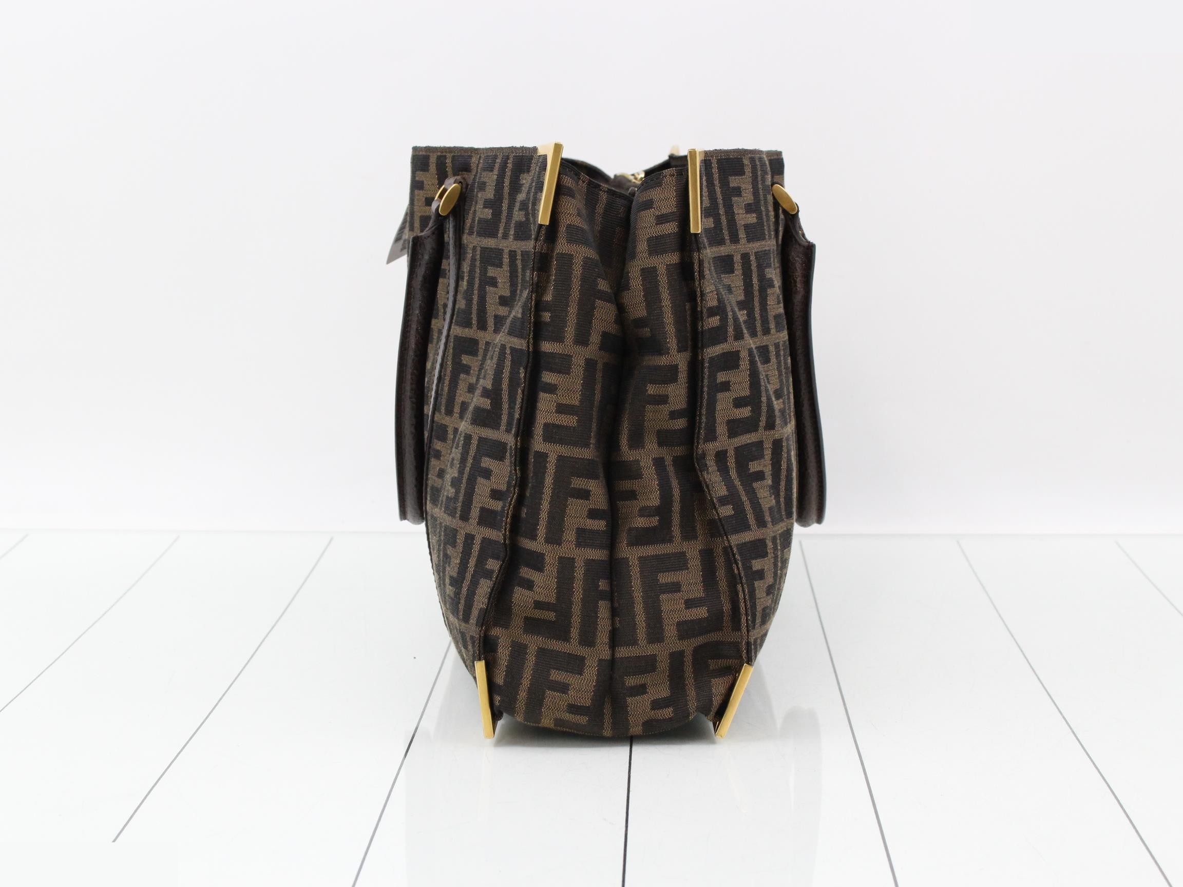 handbag — view 3