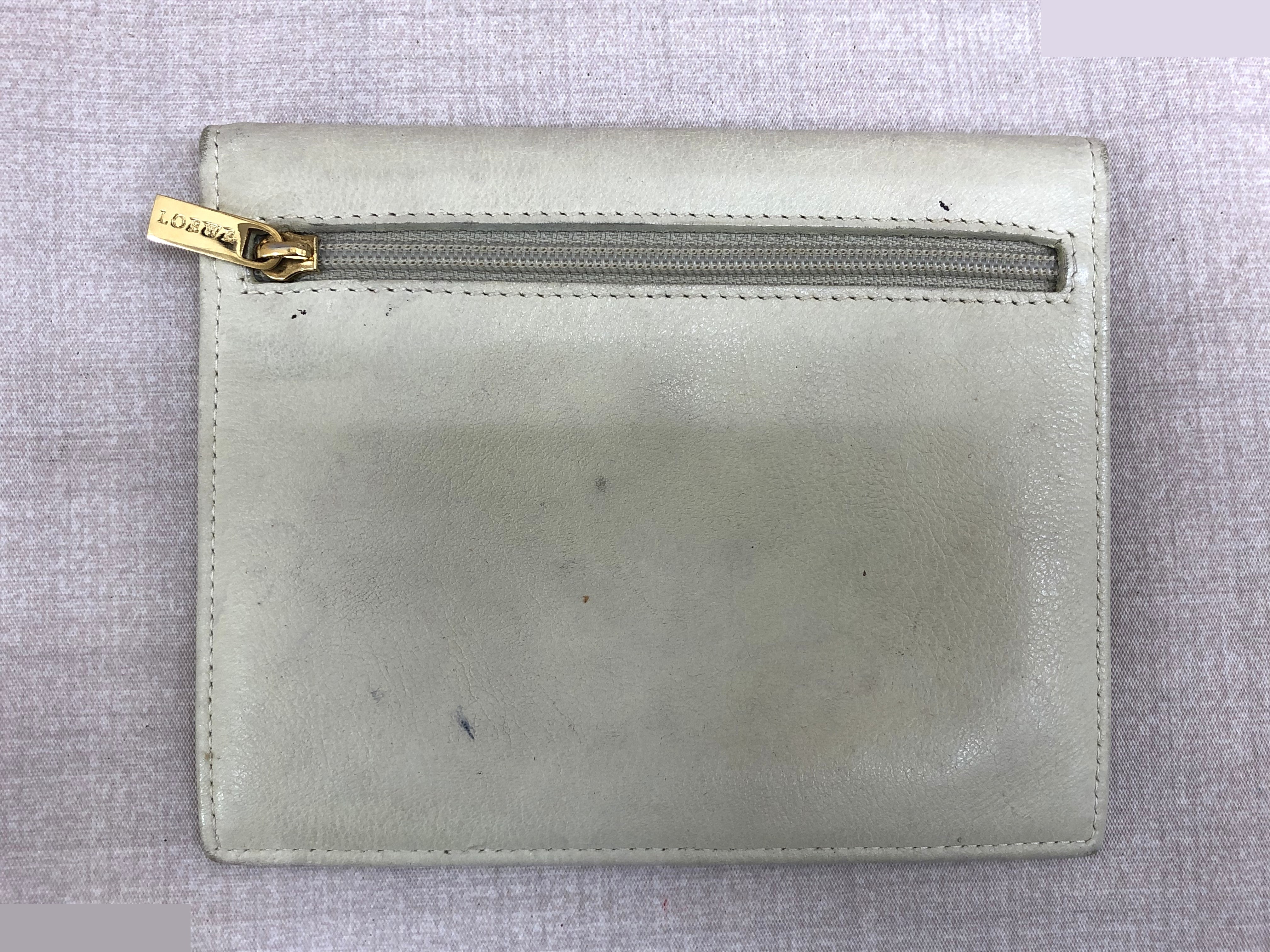 Anagram Coin Case — view 2