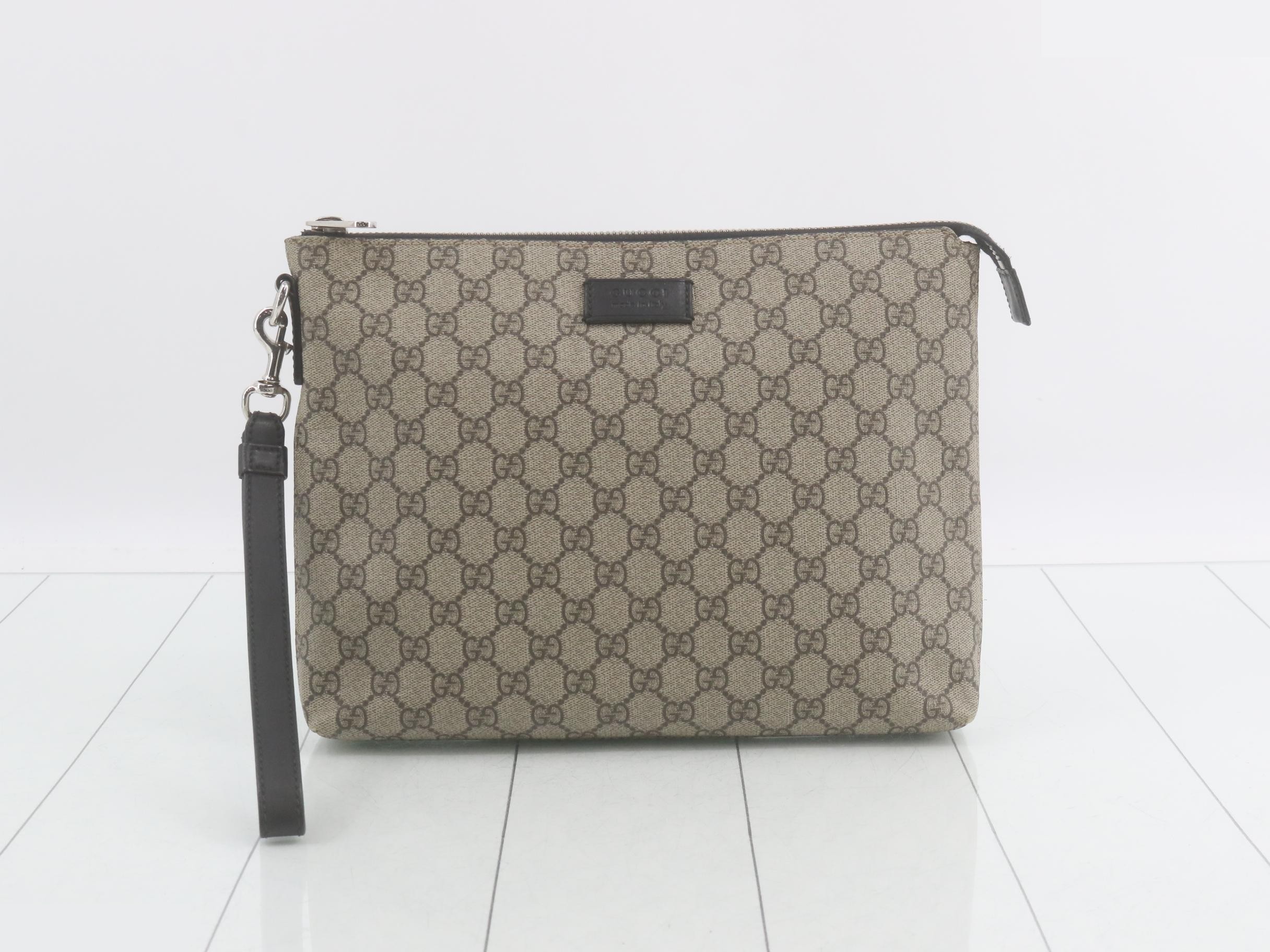 GG Supreme Clutch Bag