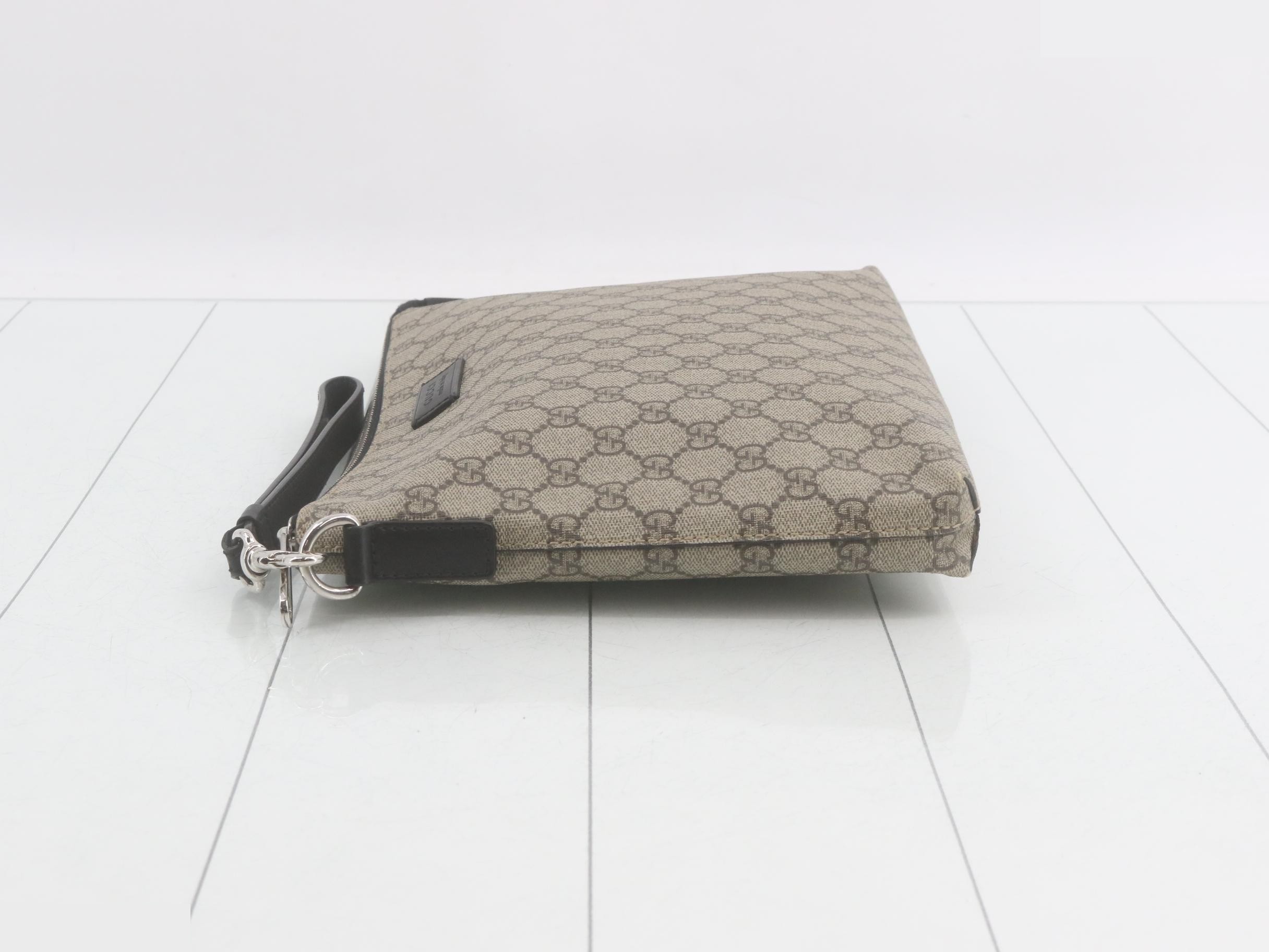 GG Supreme Clutch Bag — view 4