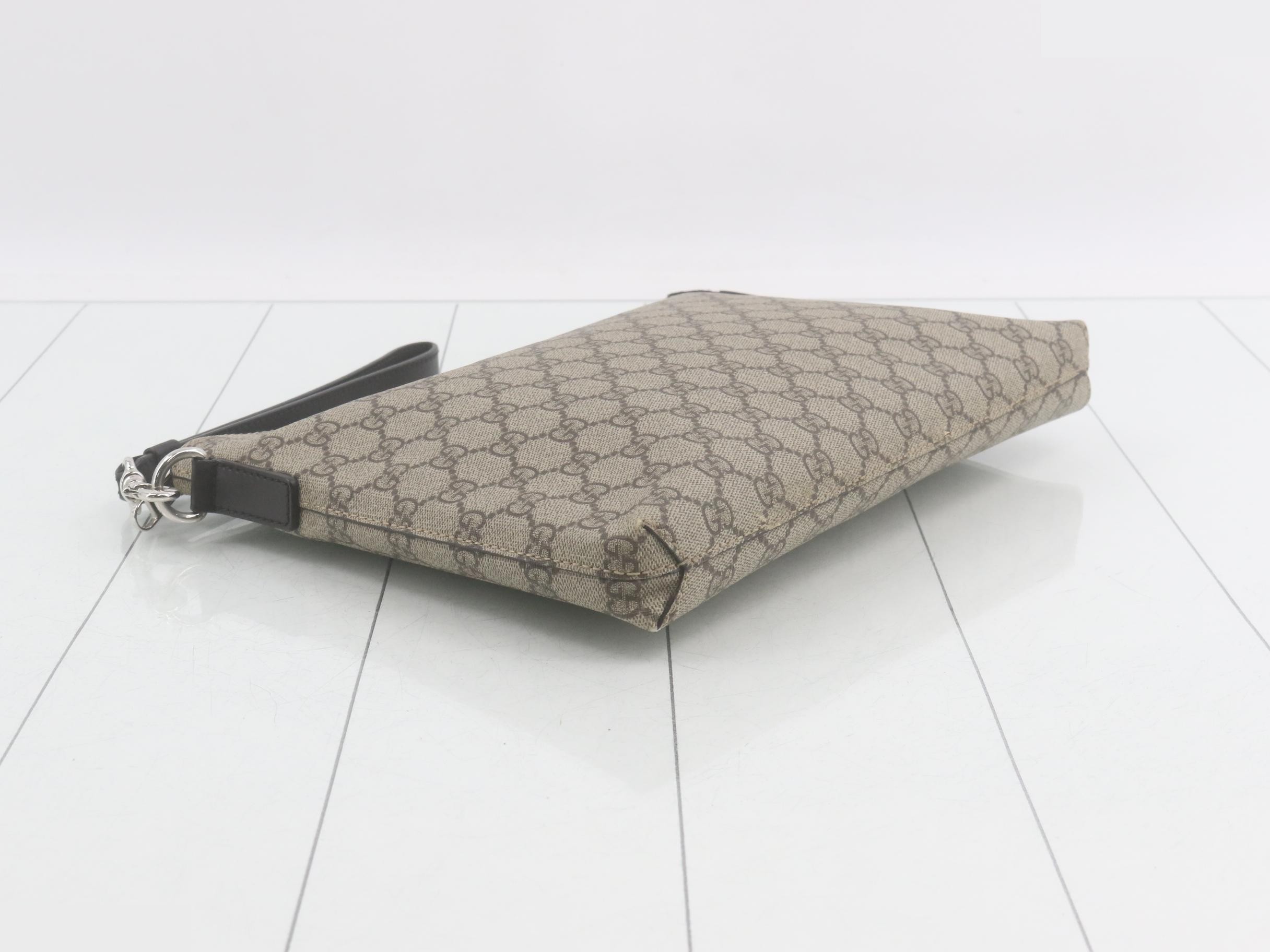 GG Supreme Clutch Bag — view 5
