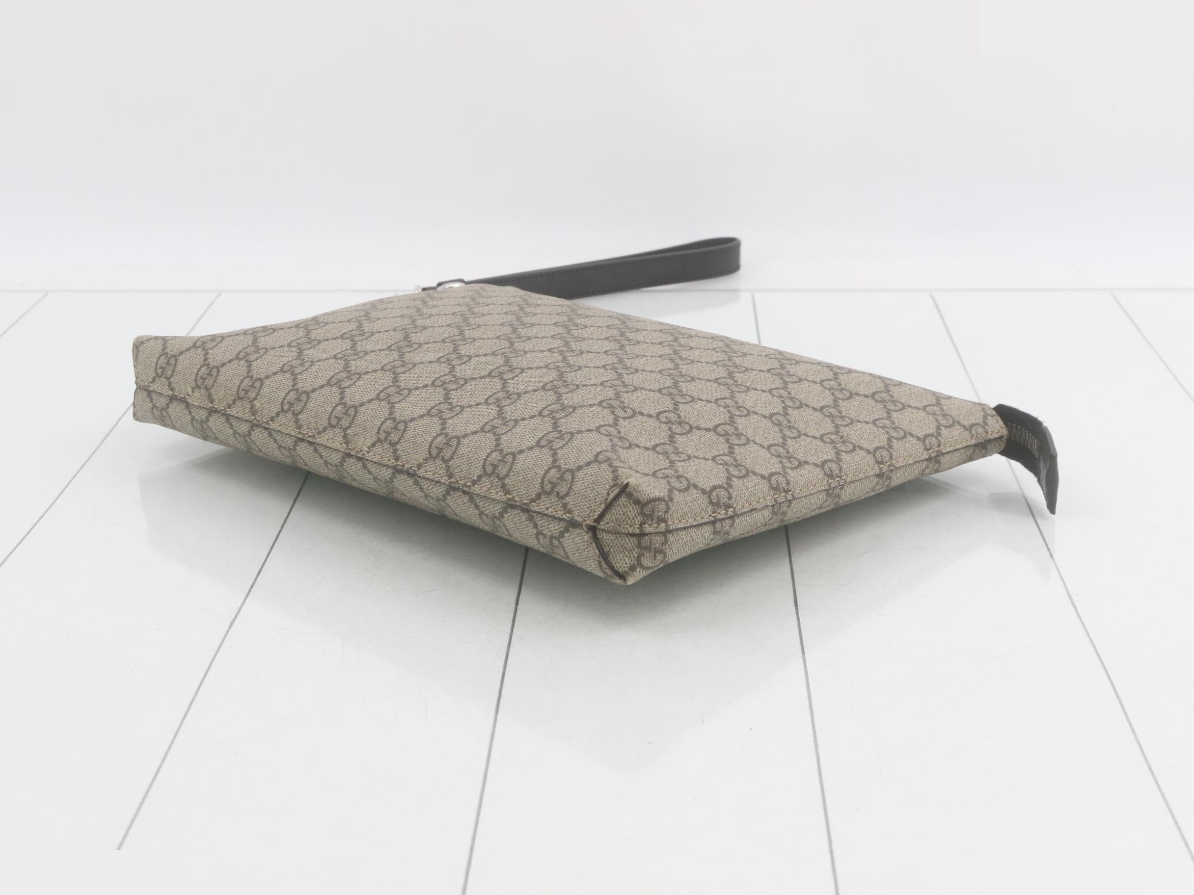 GG Supreme Clutch Bag — view 6