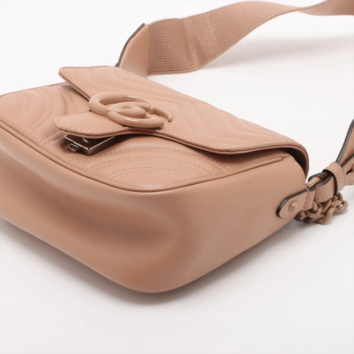 GG Marmont Leather Chain Shoulder Bag Beige 739681 — view 3