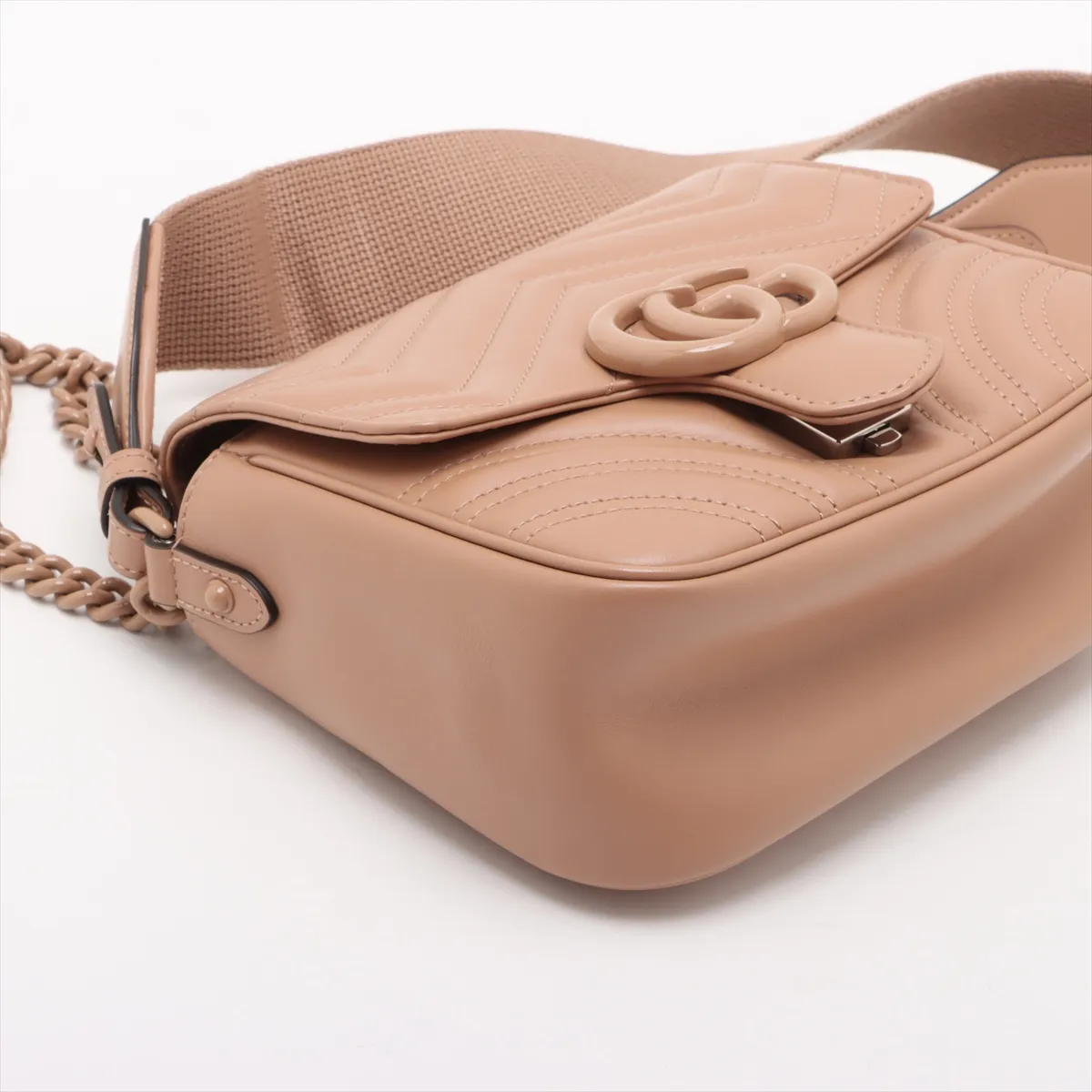 GG Marmont Leather Chain Shoulder Bag Beige 739681 — view 4