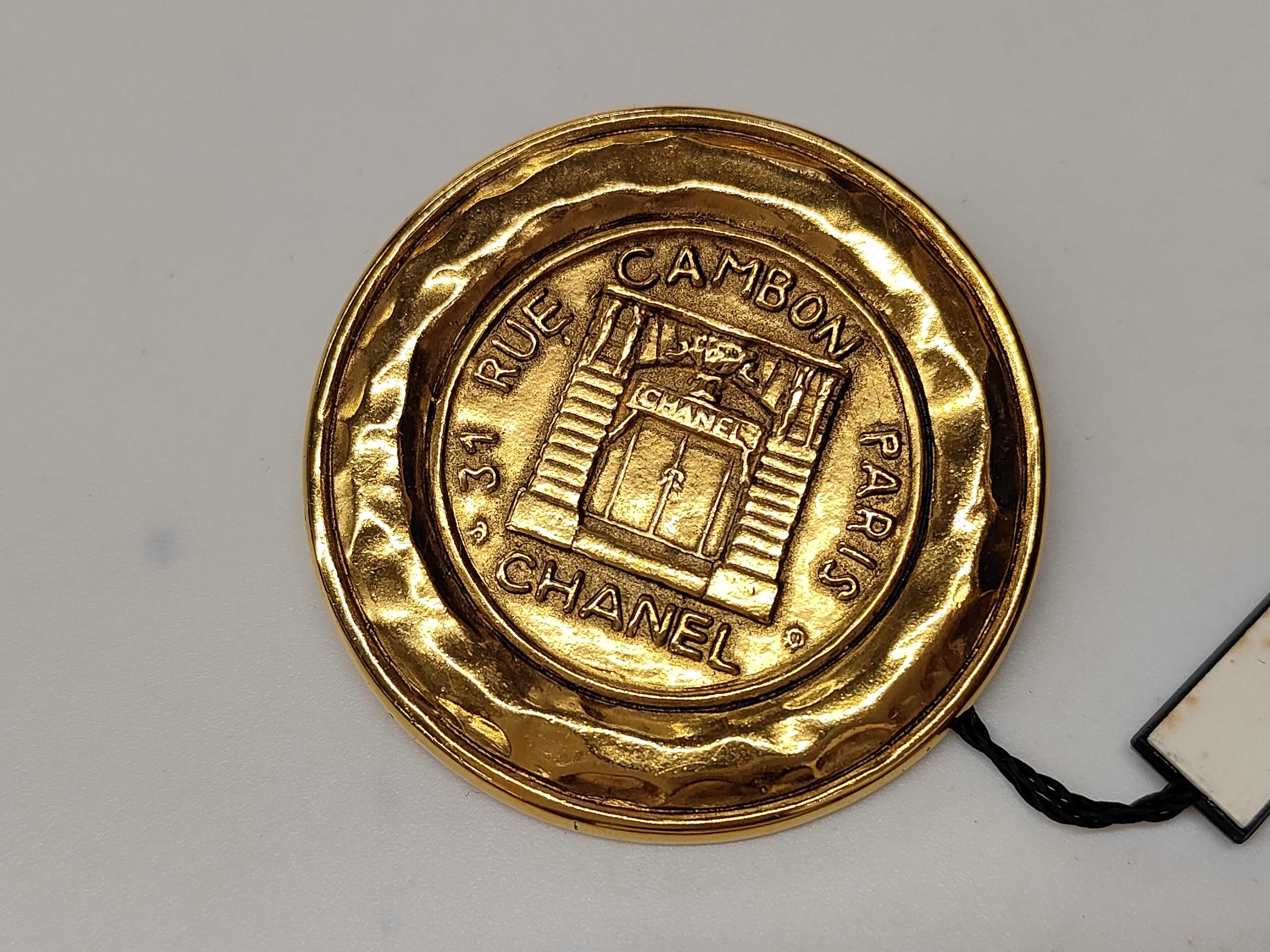 brooch