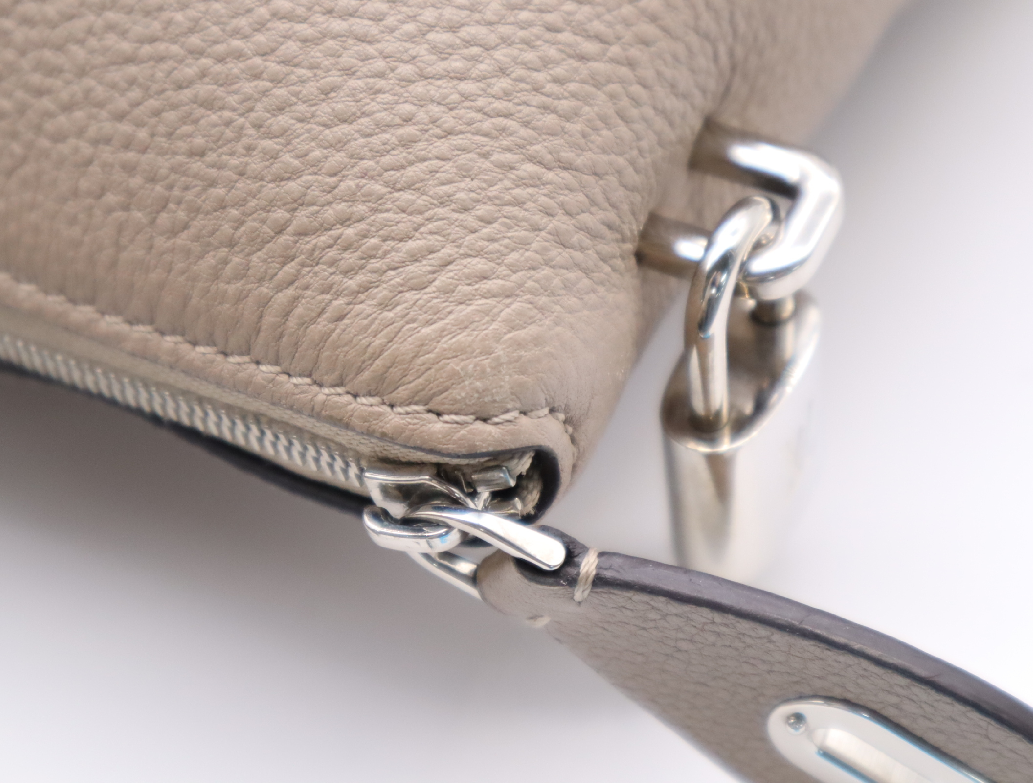 M50030 Parnasséa Lockit PM Beige Handbag with Shoulder Strap, Padlock, 2 Keys, and Clochette — view 11