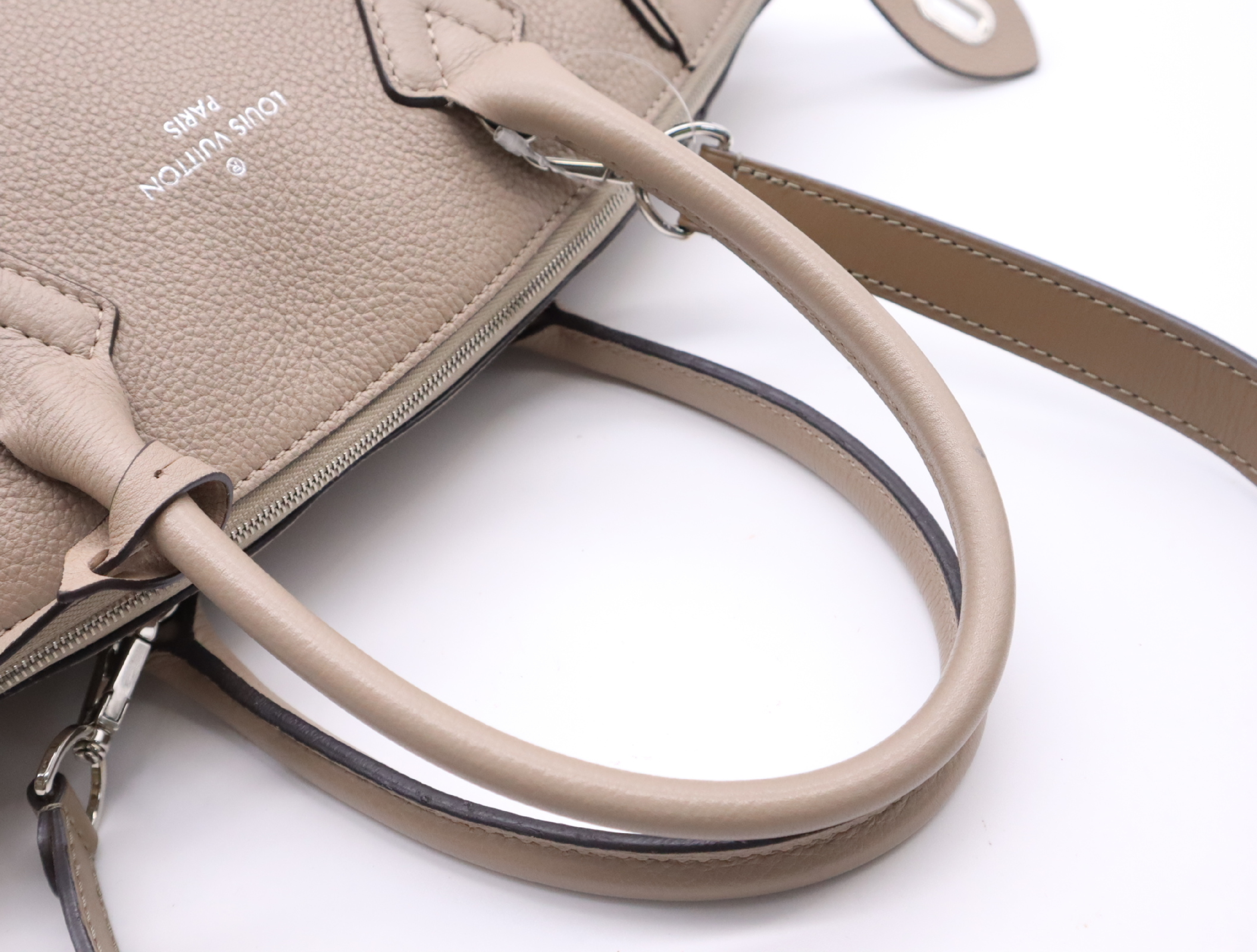 M50030 Parnasséa Lockit PM Beige Handbag with Shoulder Strap, Padlock, 2 Keys, and Clochette — view 13