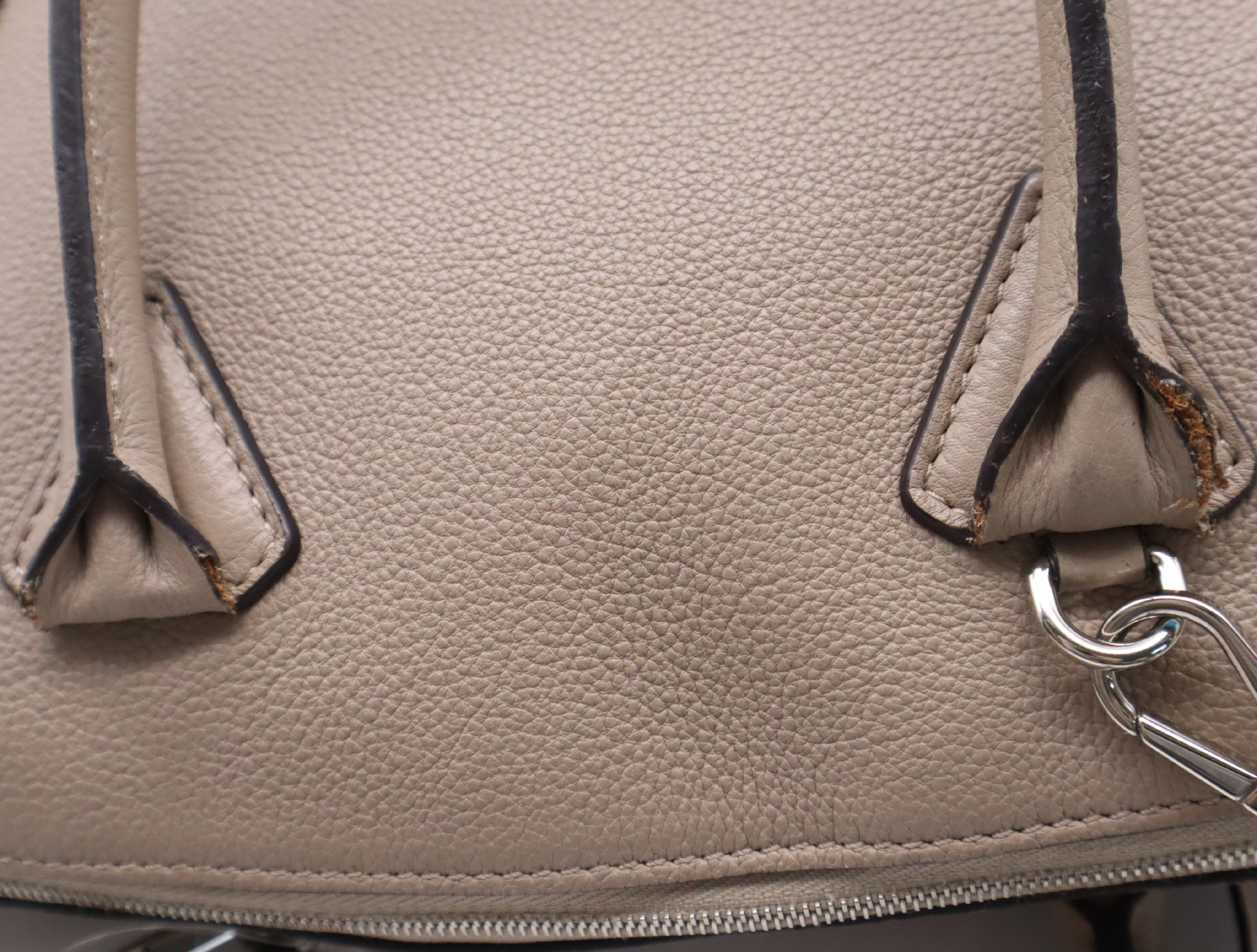 M50030 Parnasséa Lockit PM Beige Handbag with Shoulder Strap, Padlock, 2 Keys, and Clochette — view 15