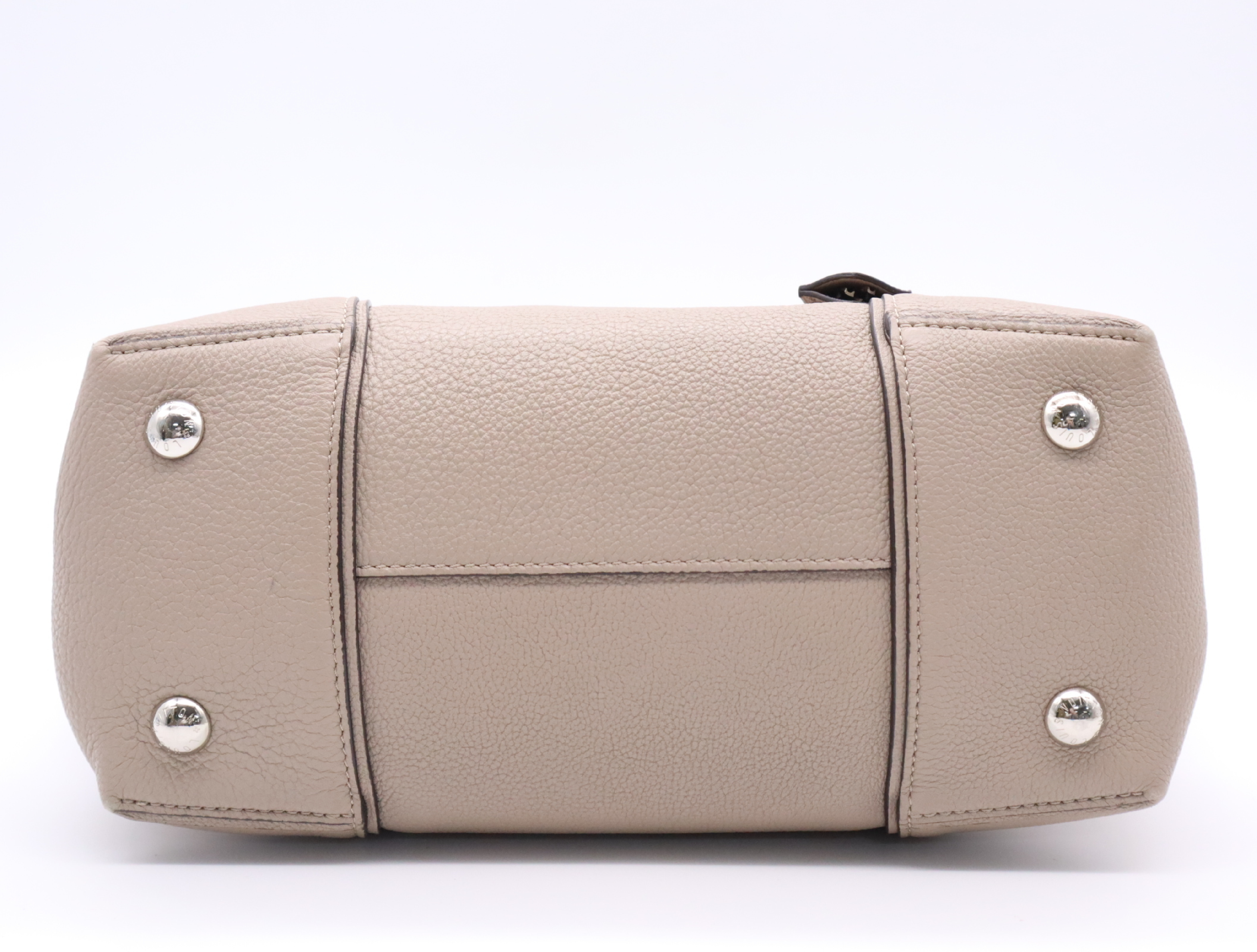 M50030 Parnasséa Lockit PM Beige Handbag with Shoulder Strap, Padlock, 2 Keys, and Clochette — view 4