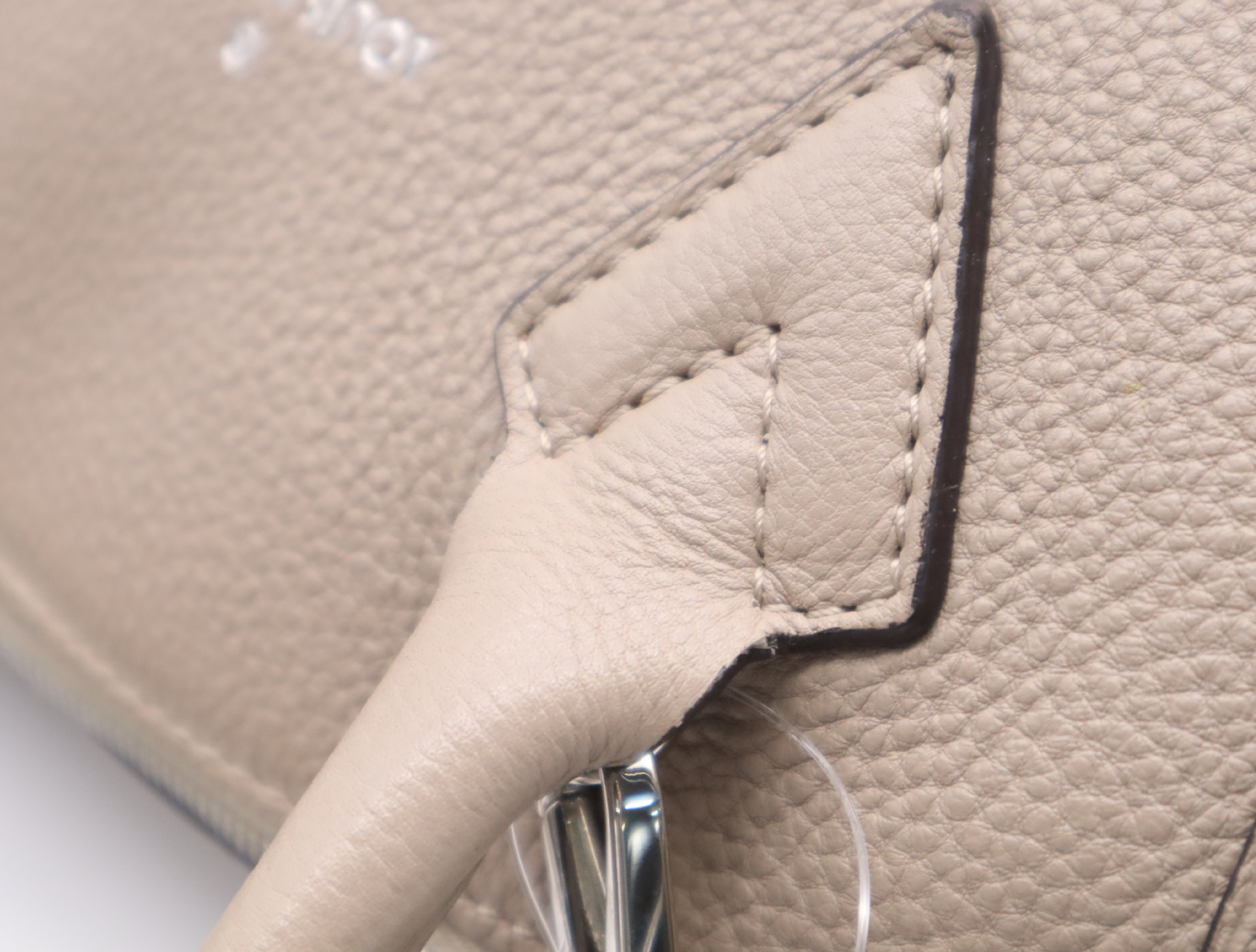 M50030 Parnasséa Lockit PM Beige Handbag with Shoulder Strap, Padlock, 2 Keys, and Clochette — view 10