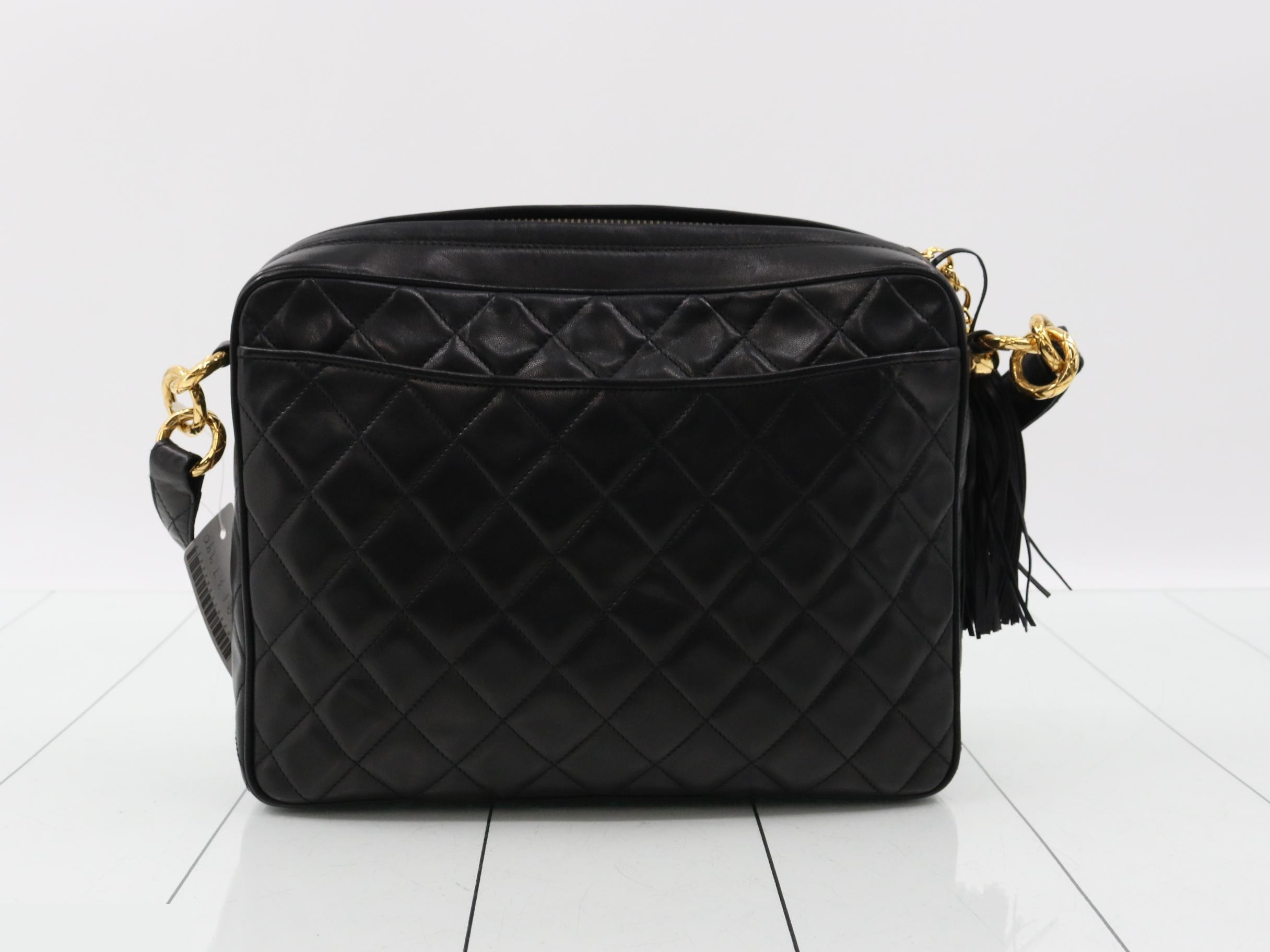Classic chain clutch, lambskin, 2nd generation. — view 2