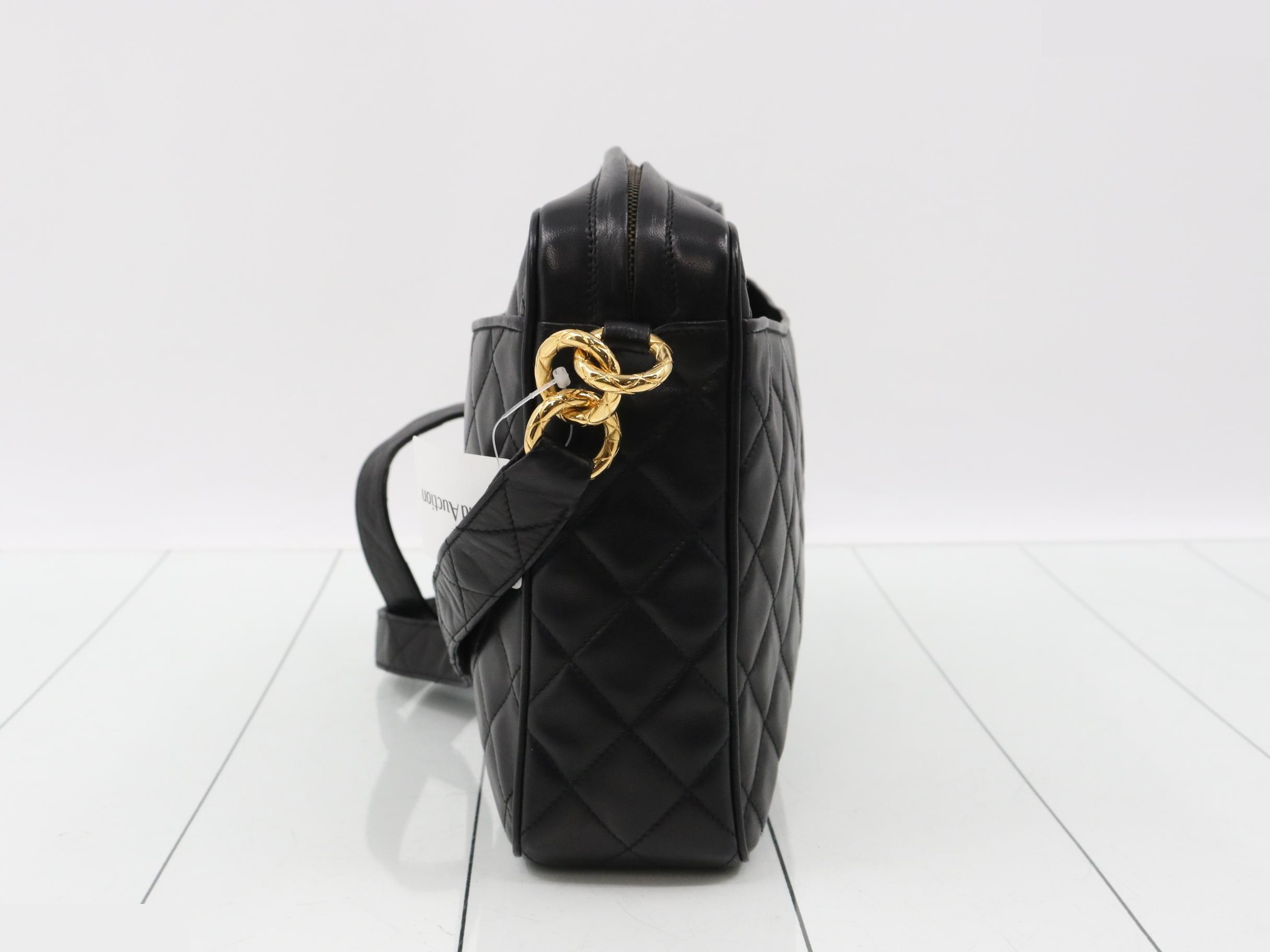 Classic chain clutch, lambskin, 2nd generation. — view 3