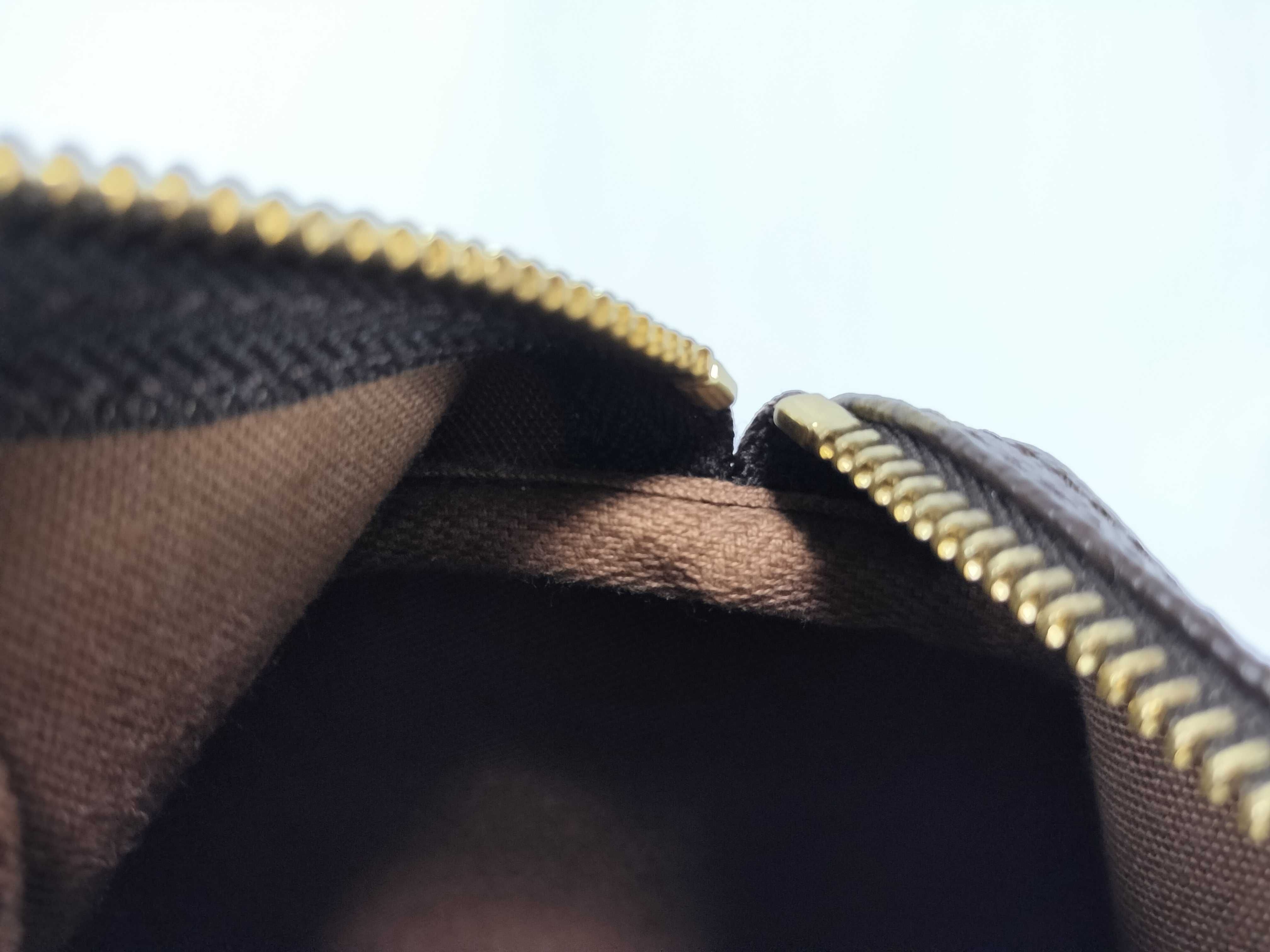 Monogram Louis Vuitton Speedy 25 Monogram Handbag M41528 — view 9