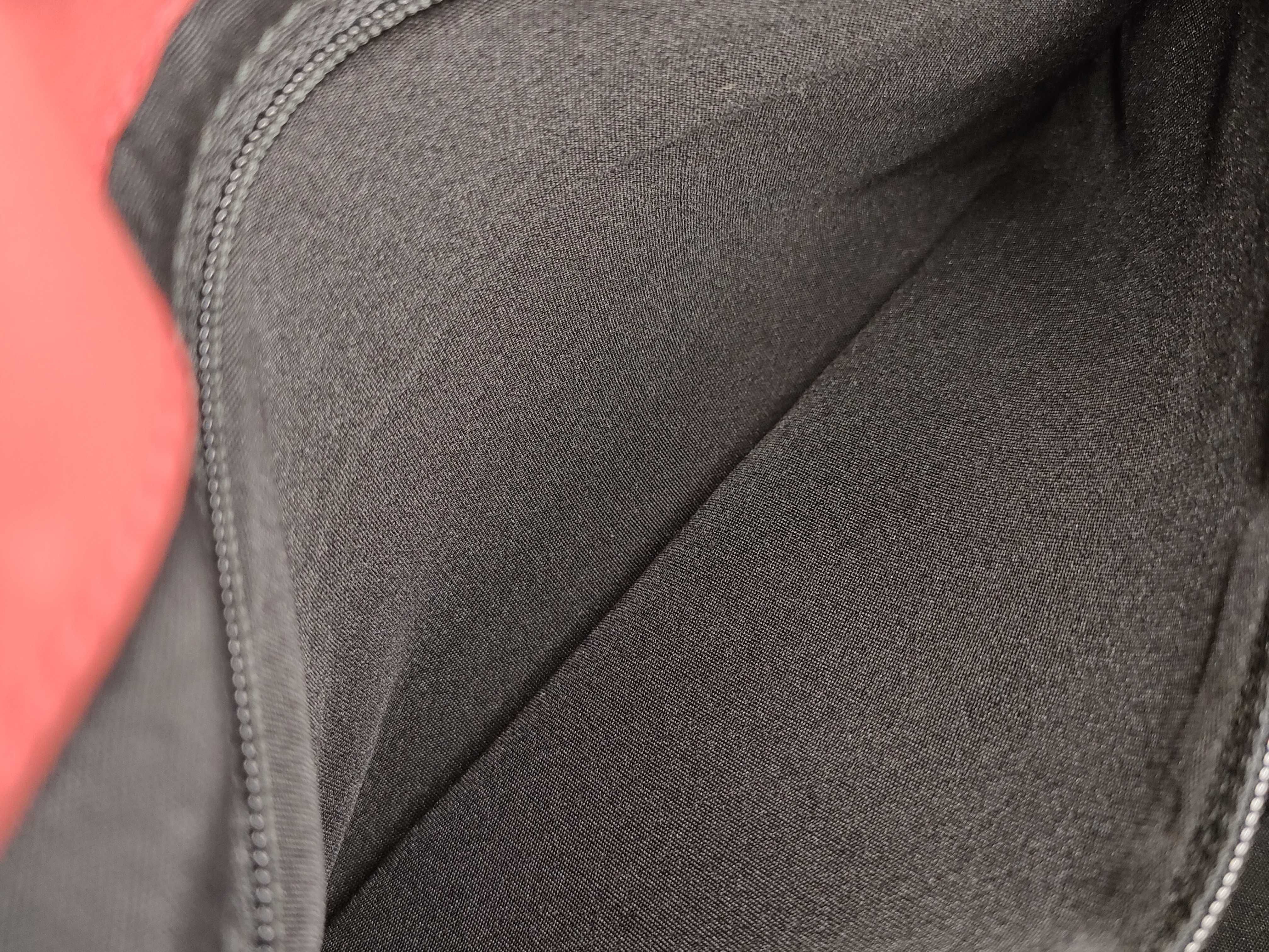 GG Canvas Shoulder Bag — view 11