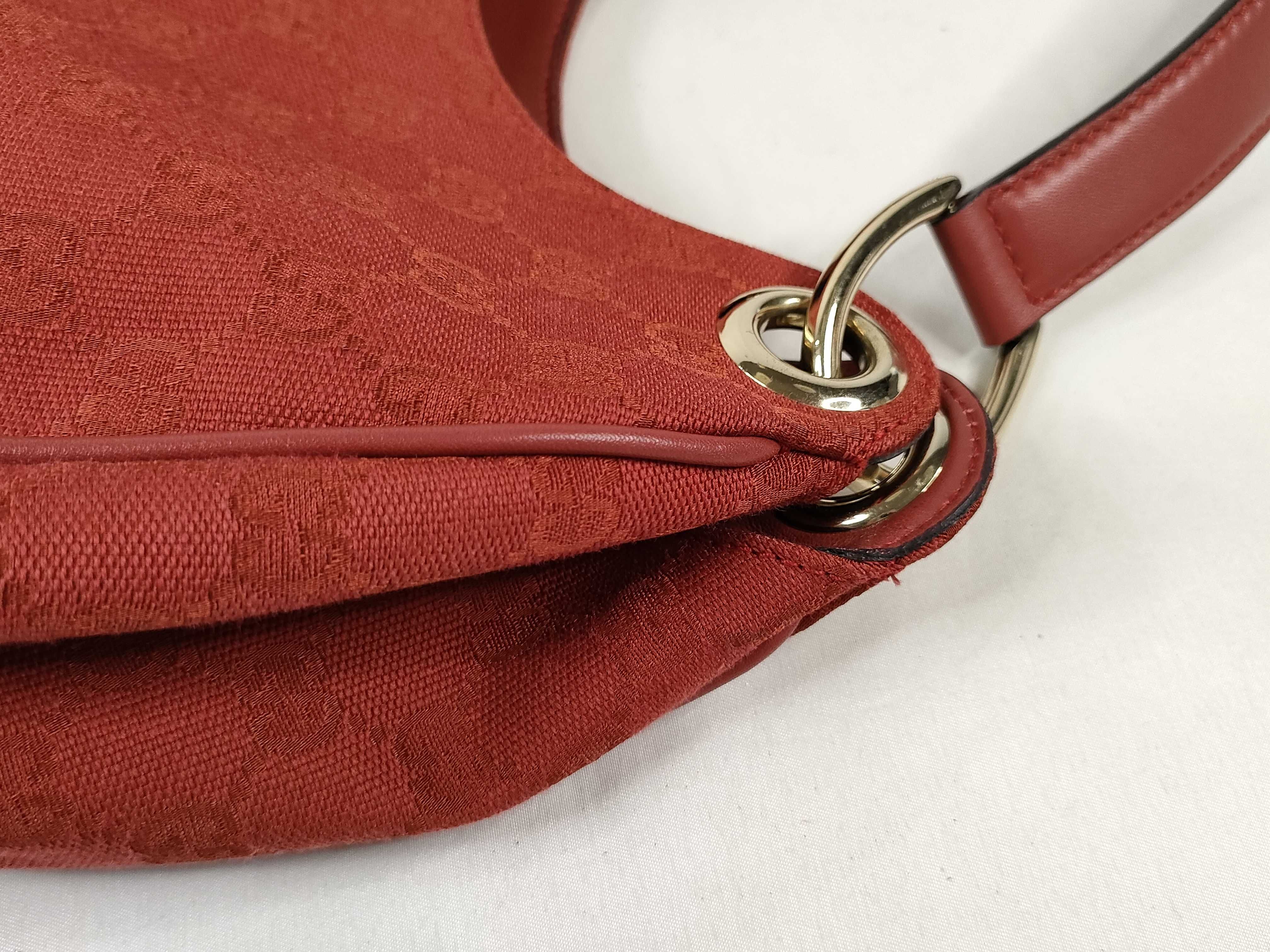 GG Canvas Shoulder Bag — view 14