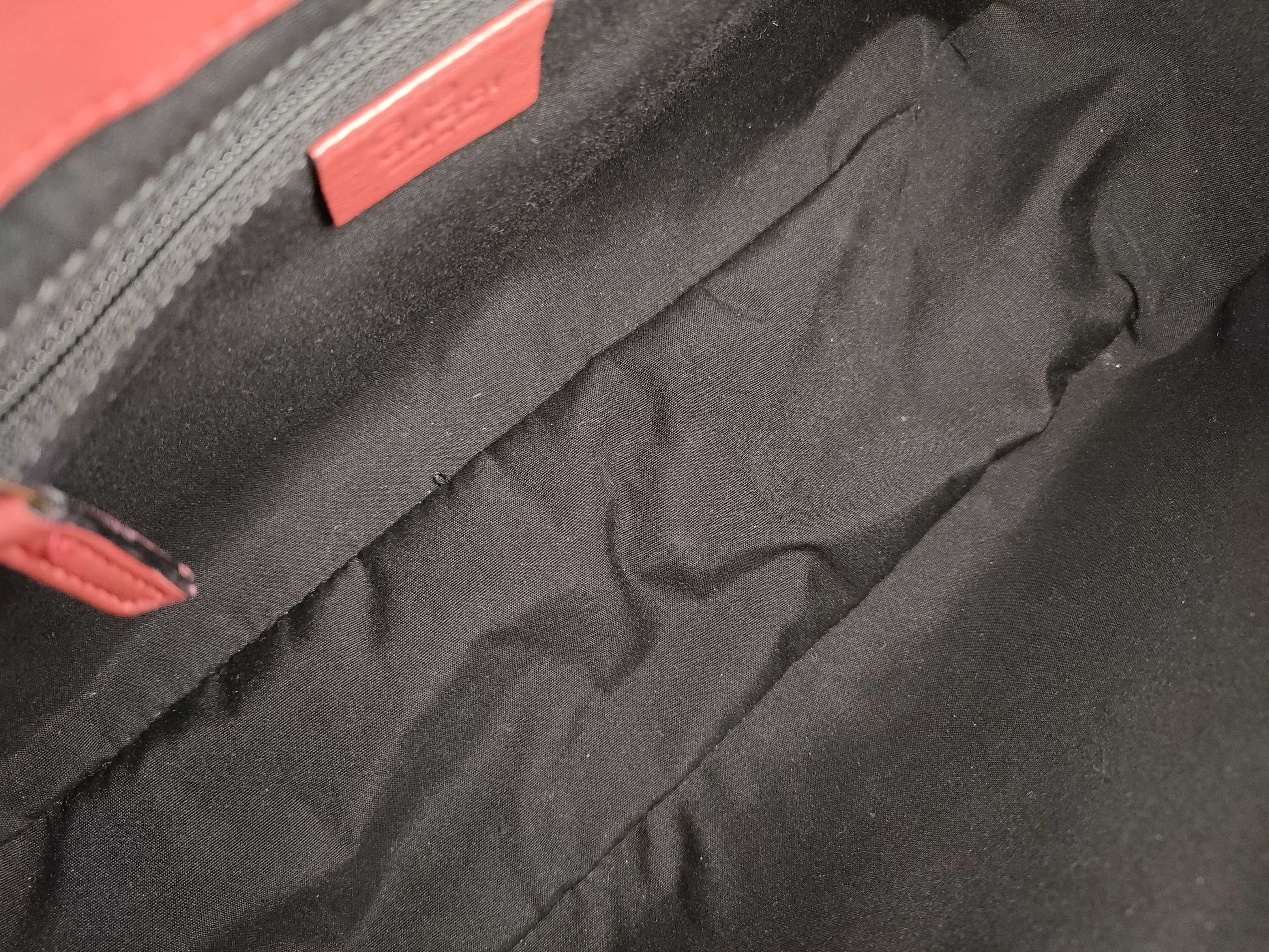 GG Canvas Shoulder Bag — view 9