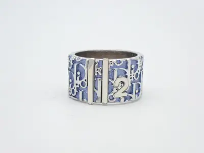 Trotter (precious metal) ring, stamped "9", actual size 11.5 cm