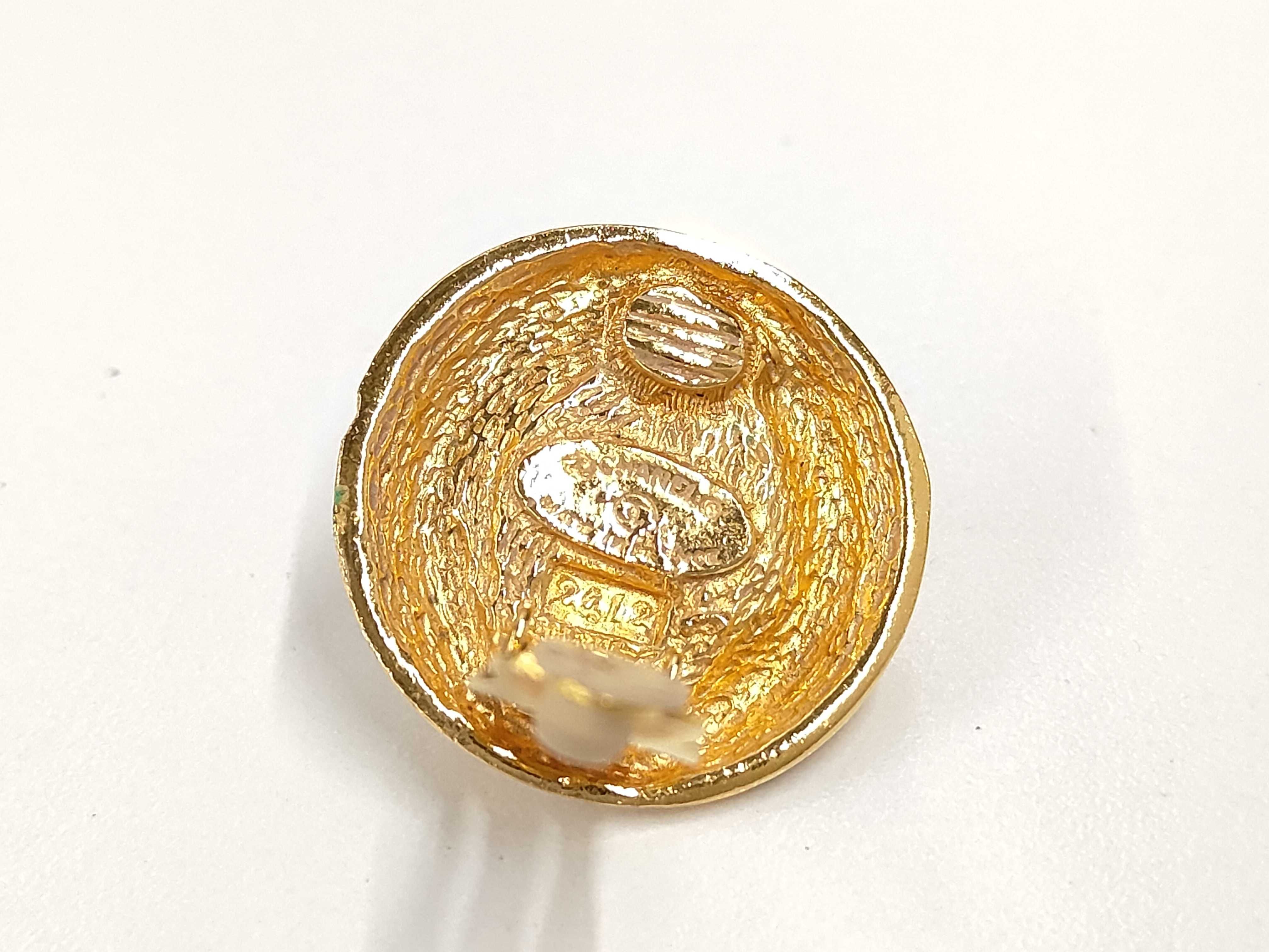 earring (single earring) — view 3