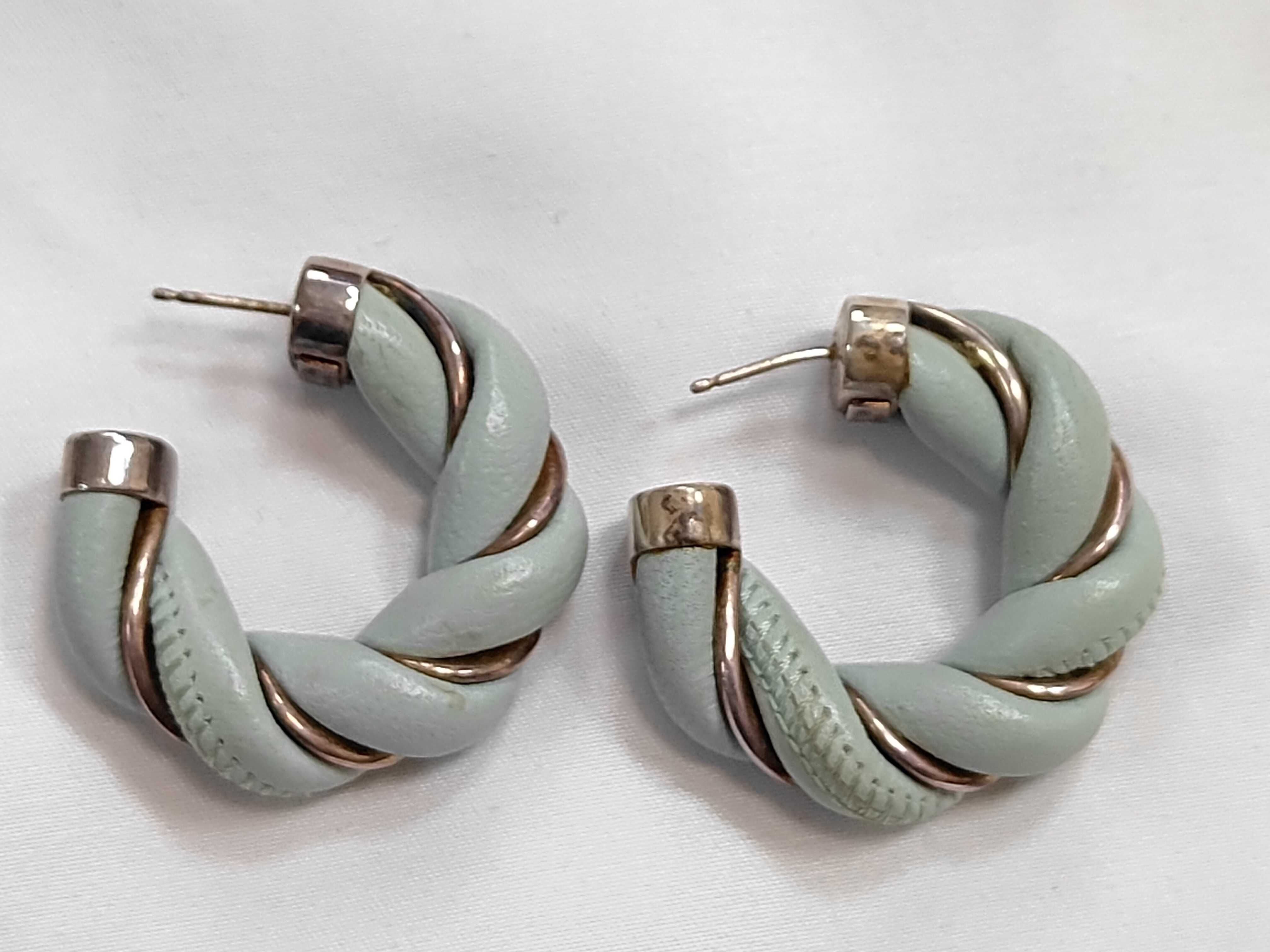 earrings — view 4