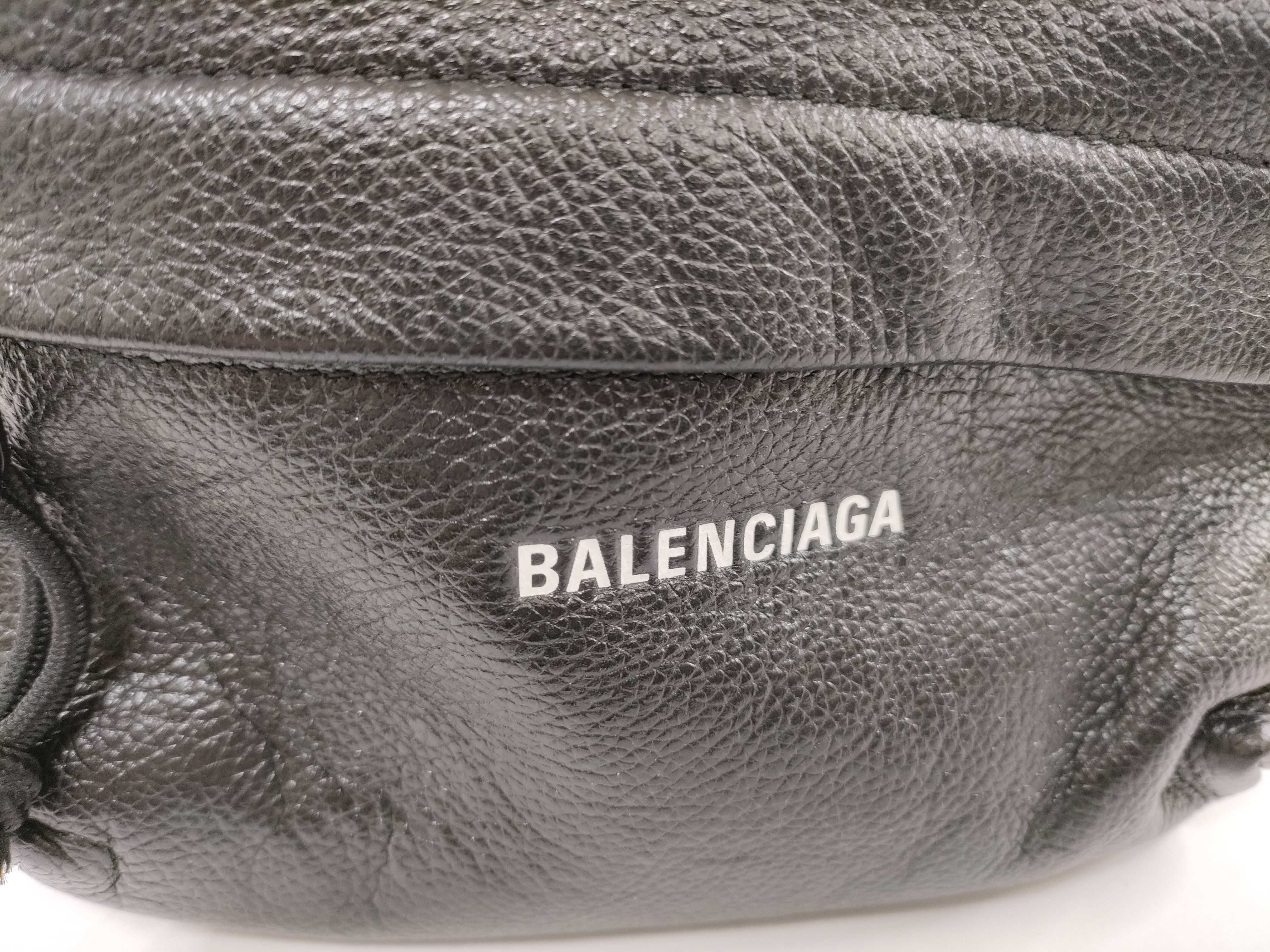 Body Bag Shoulder Bag — view 10