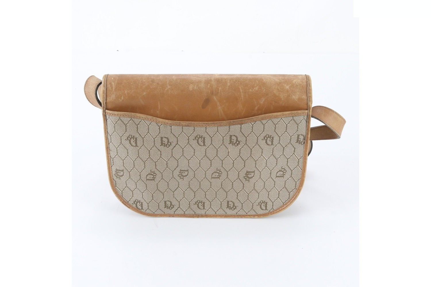 Honeycomb pattern leather shoulder bag — view 3