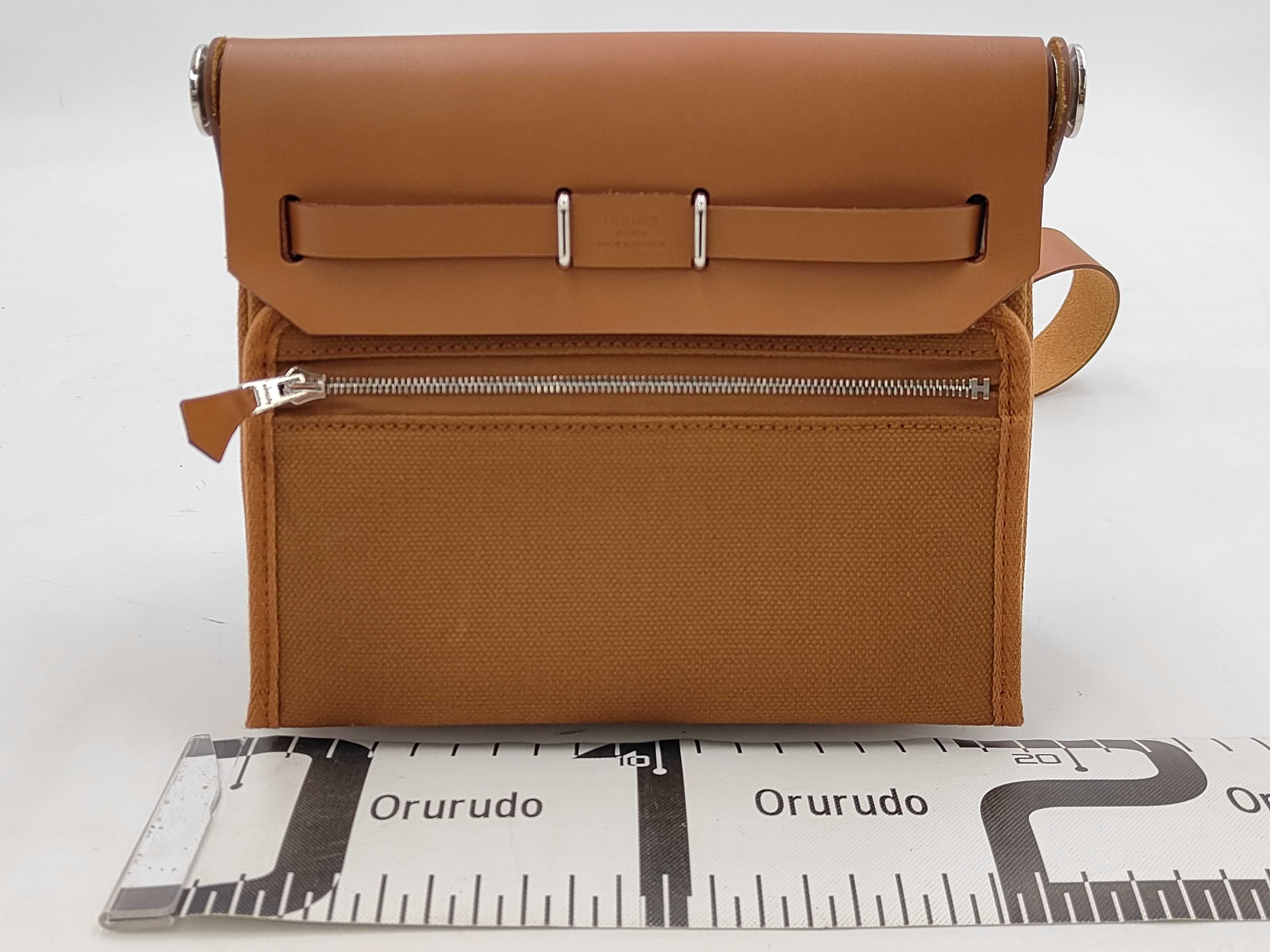 Herbag Zip 20 Fauve Silver Hardware [Stamped] G Shoulder Bag — view 2
