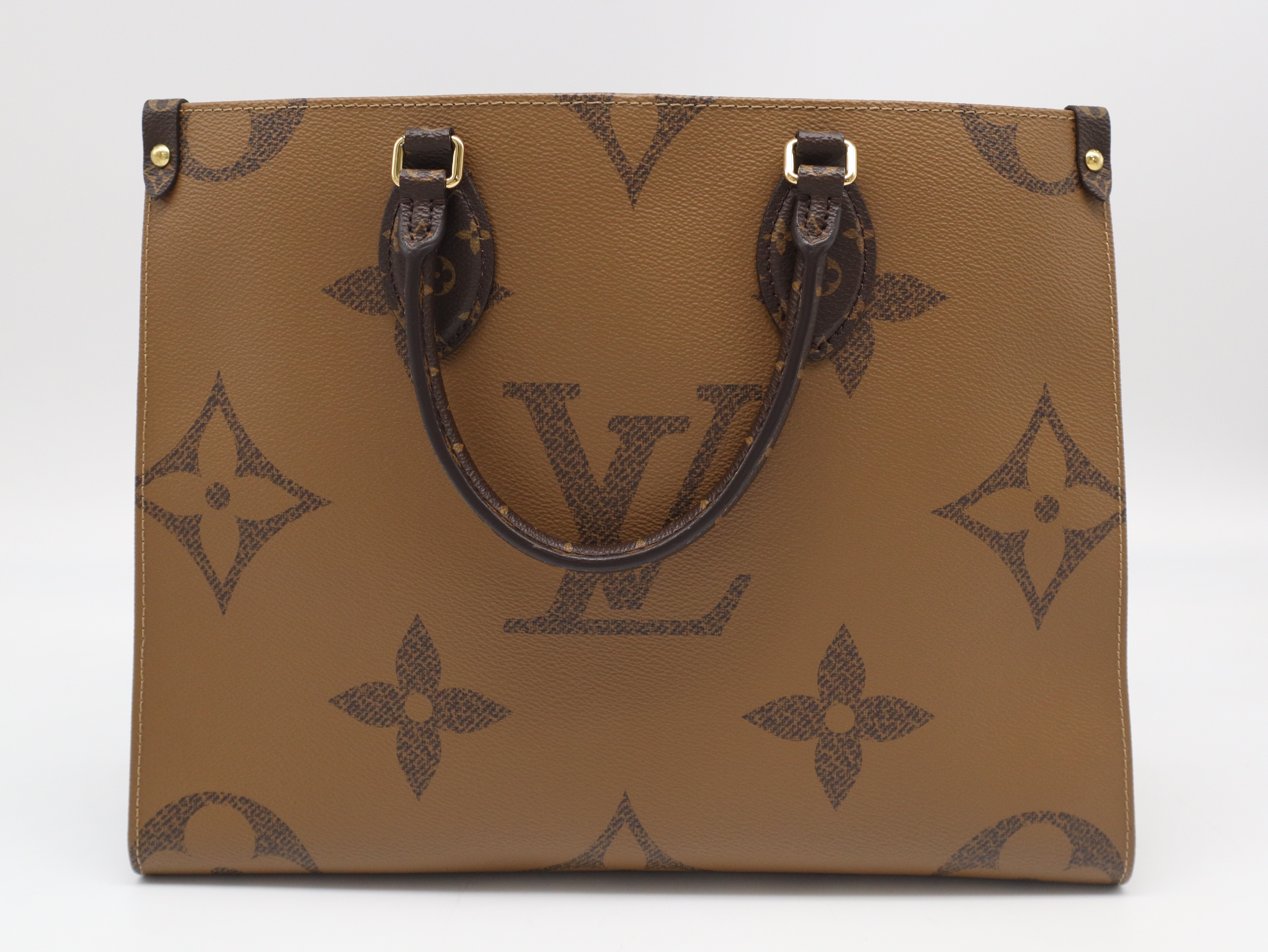 M45321 Monogram Giant Reverse OnTheGo MM RFID-tested tote bag with dust bag. — view 2