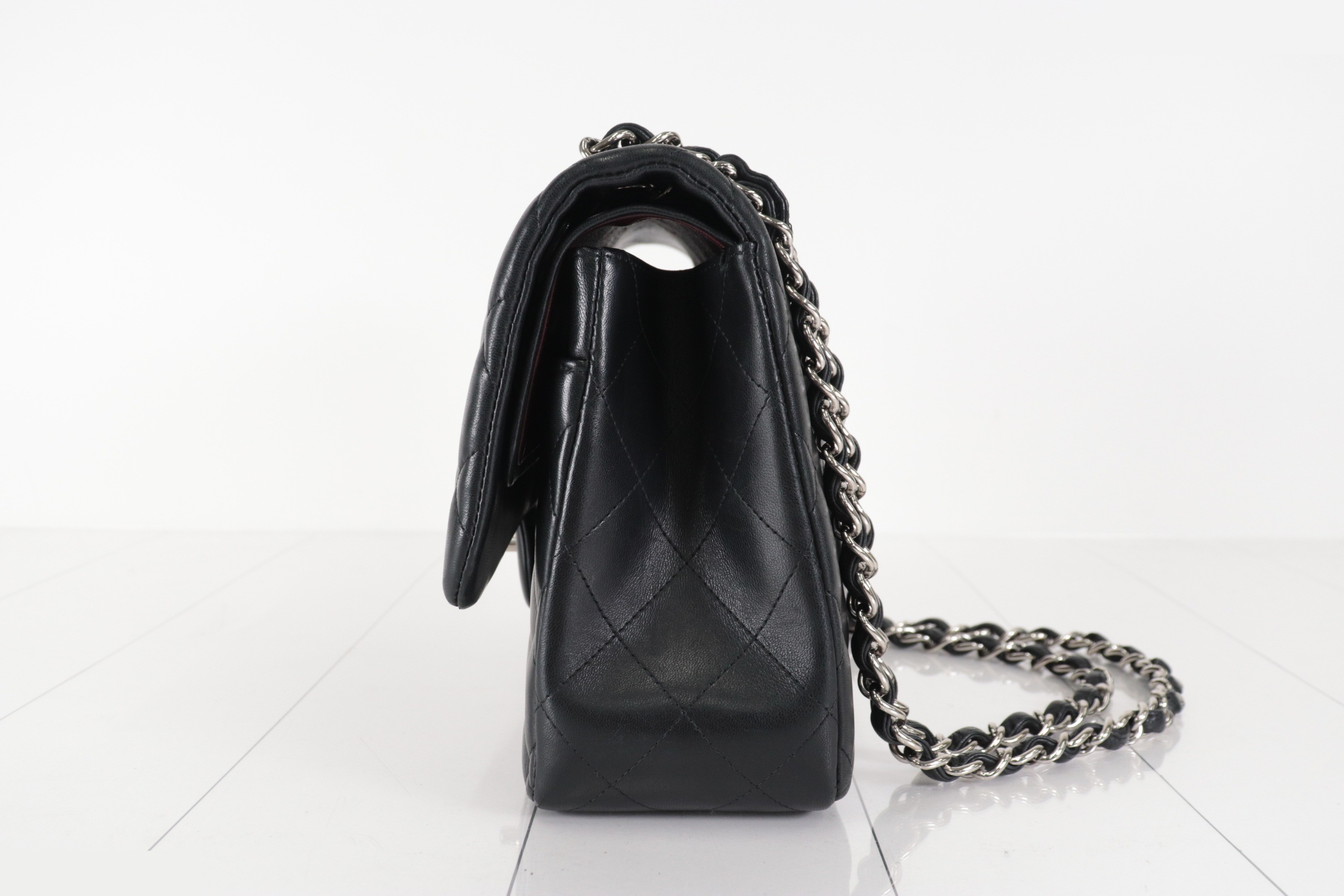 Double flap 30, lambskin, chain shoulder bag, silver hardware, 15 series. — view 4