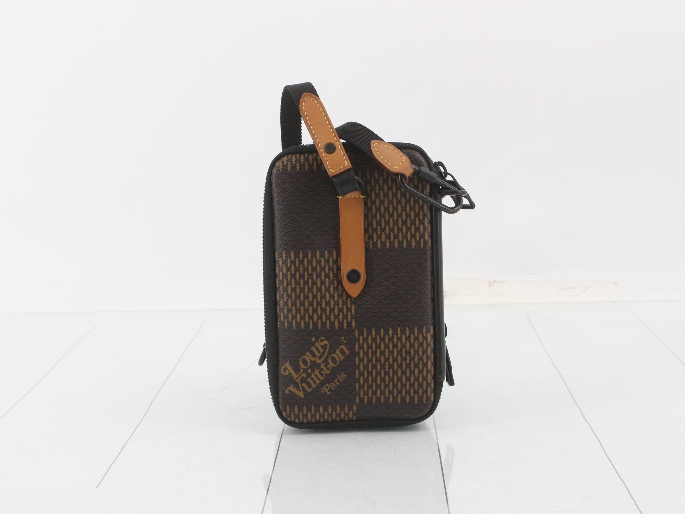 LV Damier Giant N40377 Double Phone Pouch with IC Chip — view 2