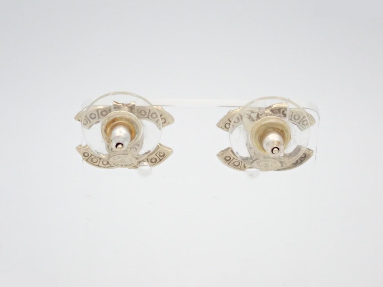 Earrings, Coco Mark, Pearl, Gold — view 2