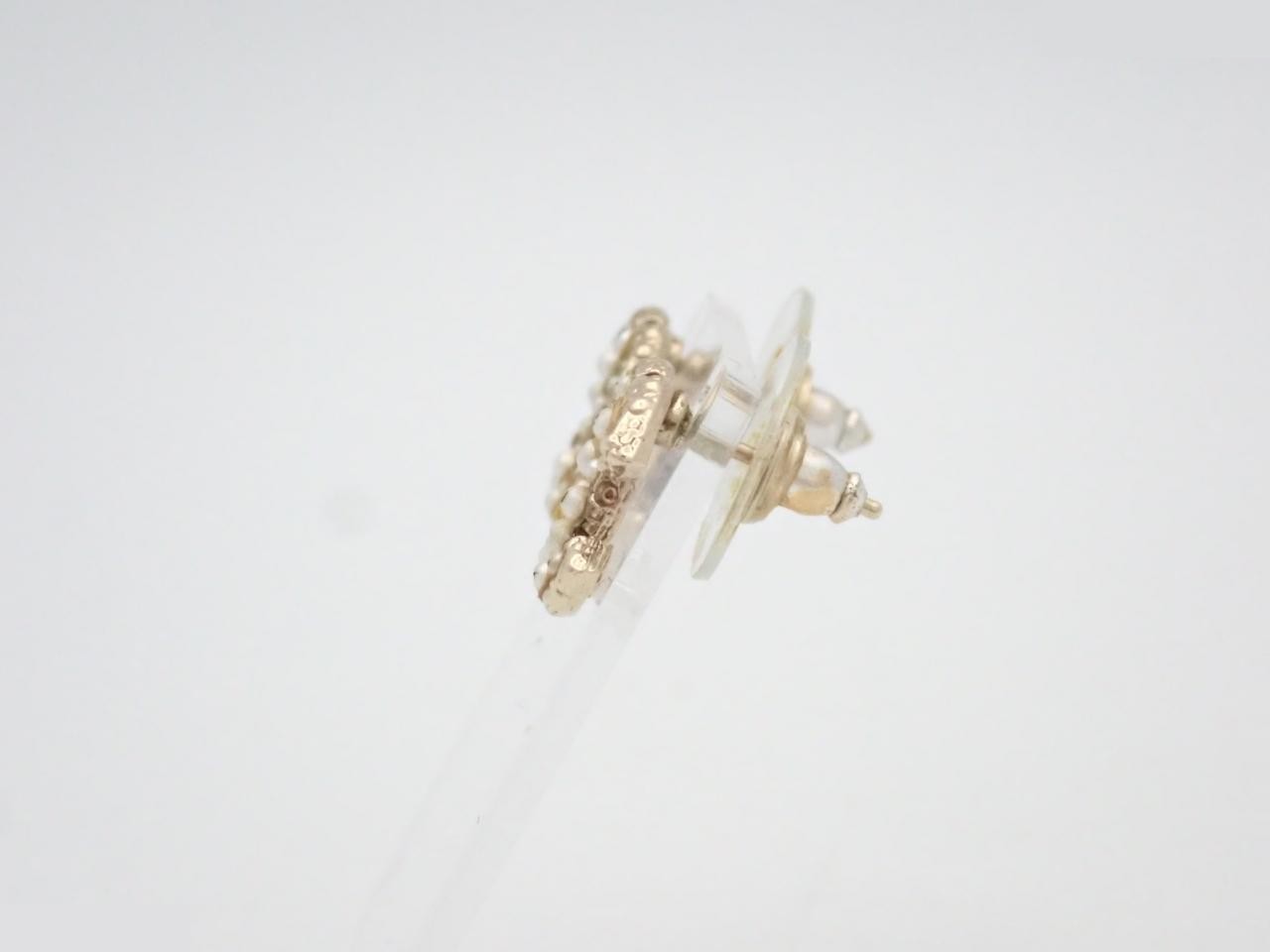 Earrings, Coco Mark, Pearl, Gold — view 3