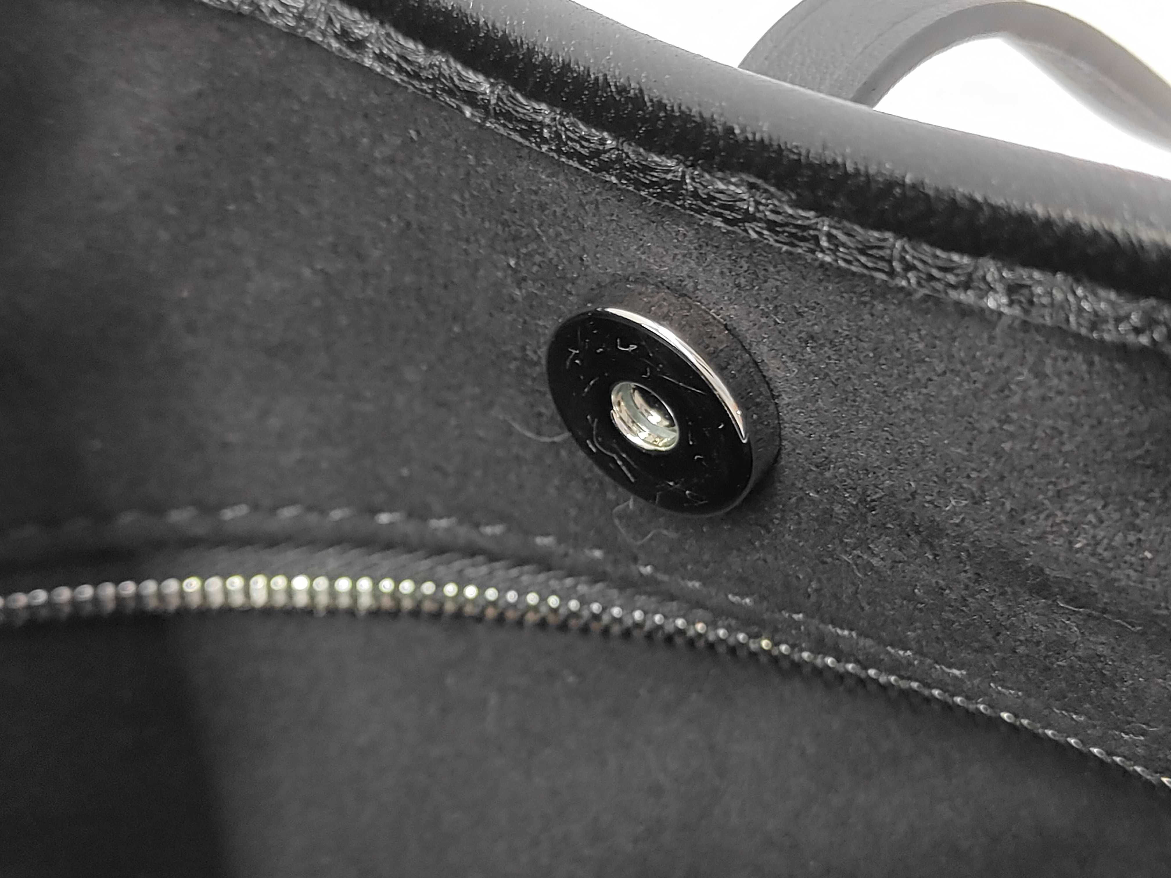 Monogram Carryall Cargo Vibe PM Black Leather Shoulder Bag — view 10