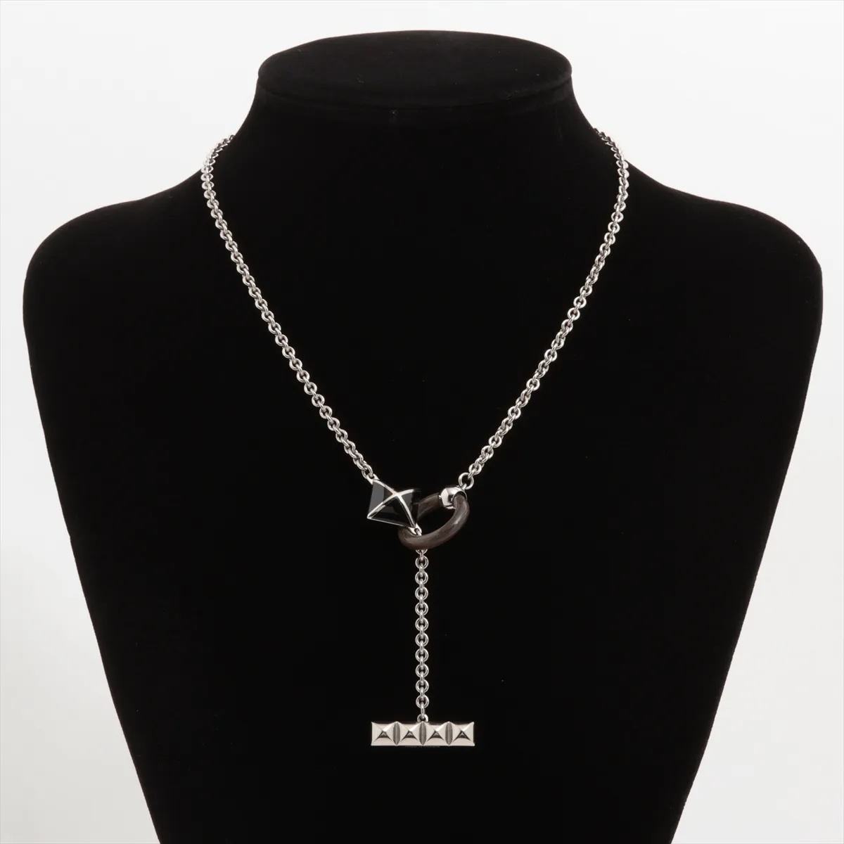 Medor XO ST1203 Necklace, Metal x Buffalo Horn, Silver x Black. Shows — view 5