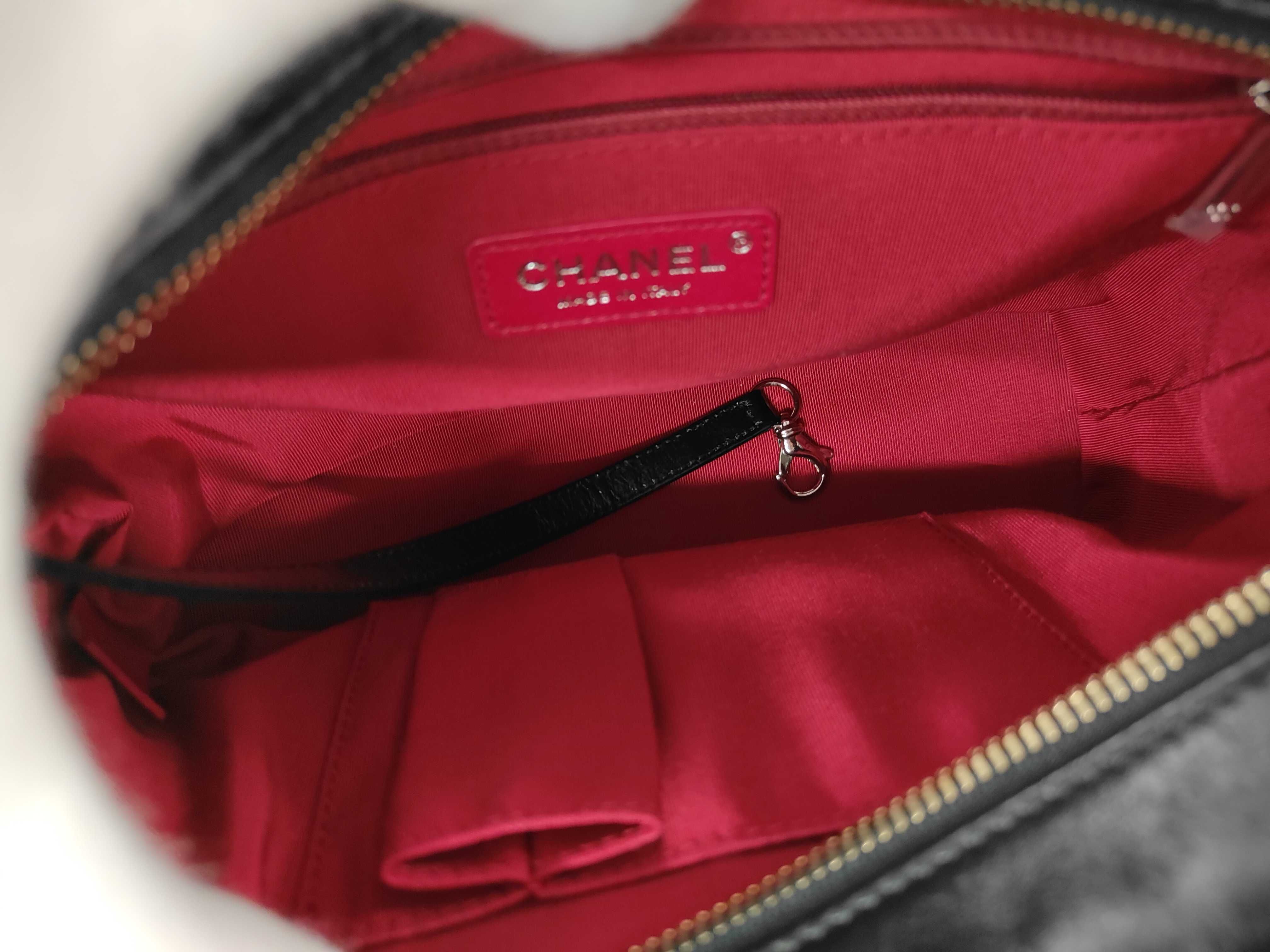 Gabrielle de Chanel Hobo Bag, Black Aged Calfskin, Mixed Hardware, Shoulder Bag — view 10