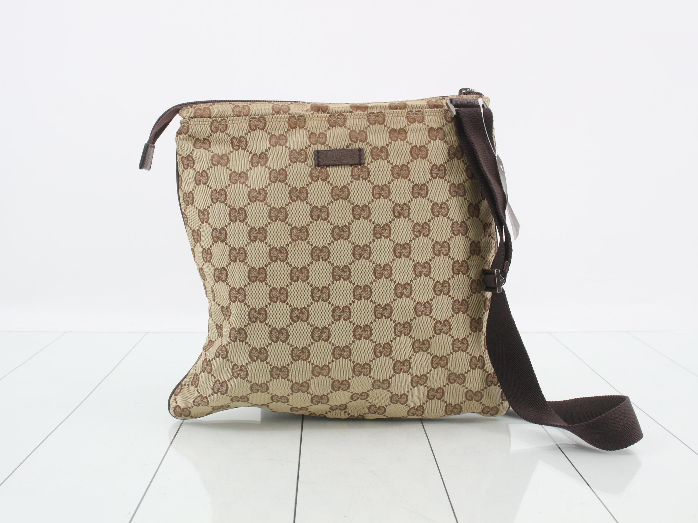 GG Canvas Shoulder Bag