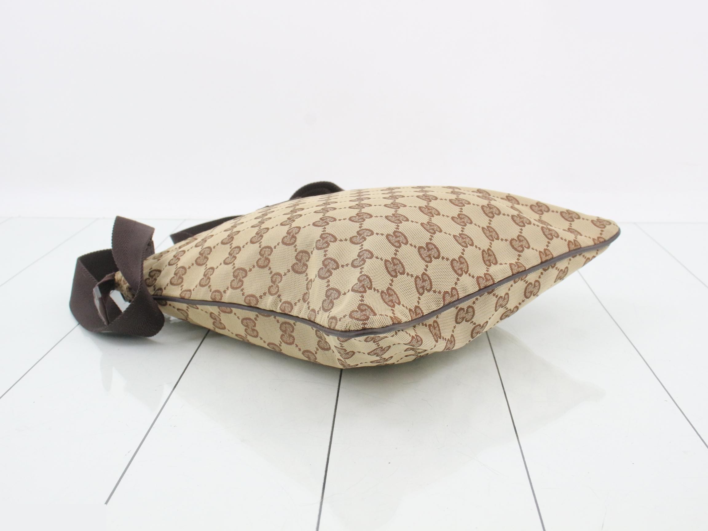 GG Canvas Shoulder Bag — view 5