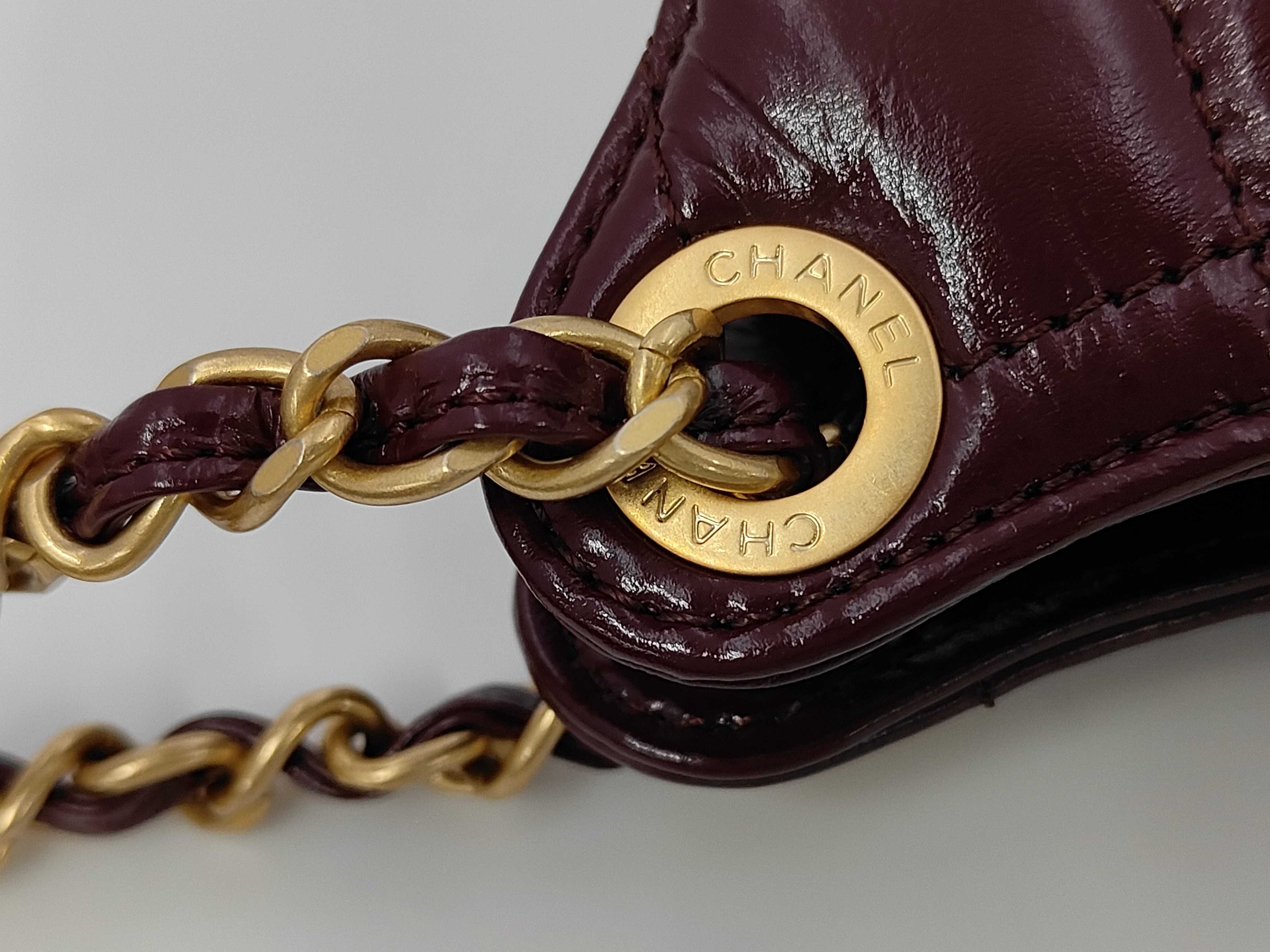 Mat Shiny Hobo Bag Shoulder Bag — view 7
