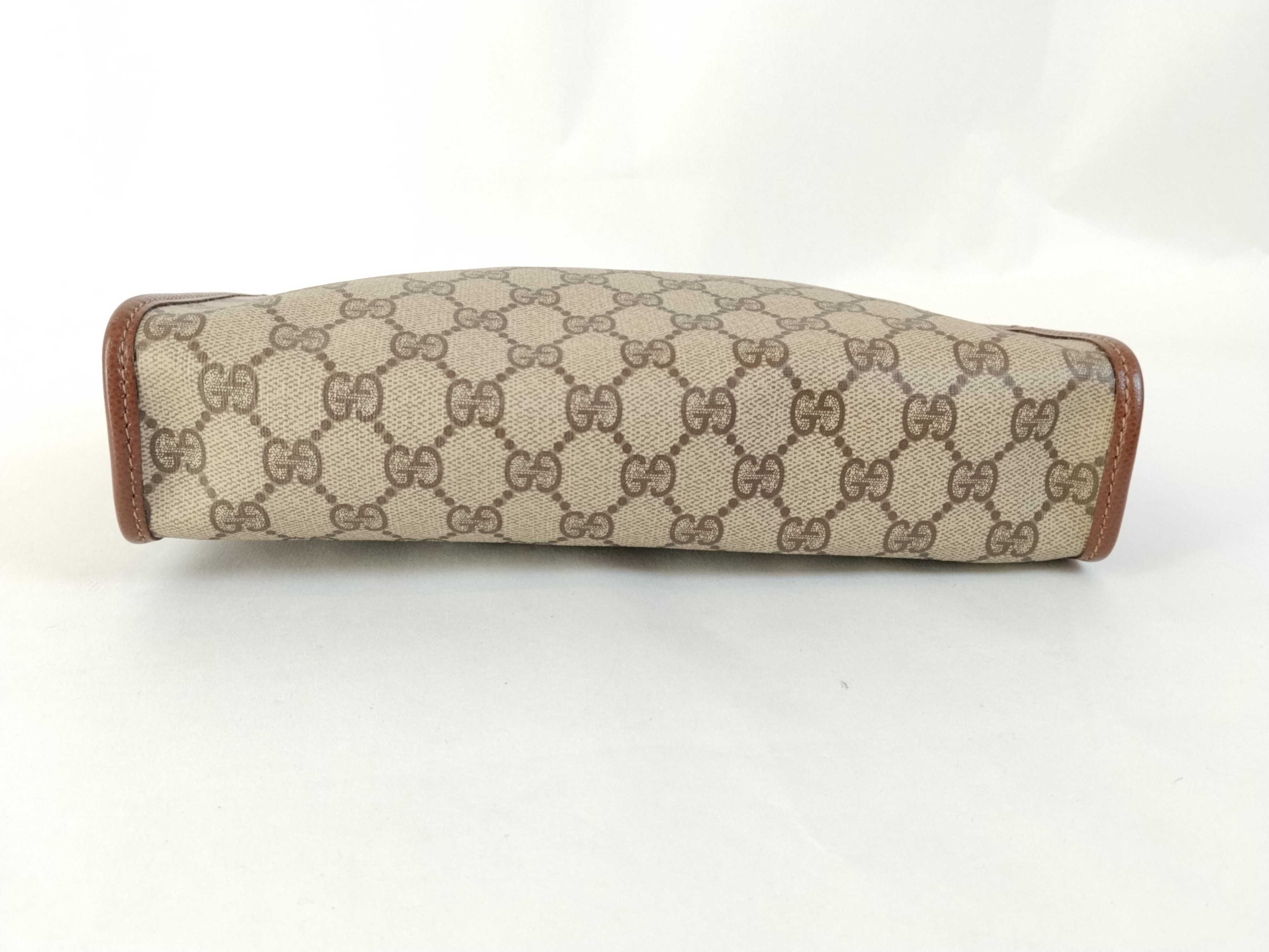 GG Supreme Gucci GG Vintage Clutch Bag — view 4
