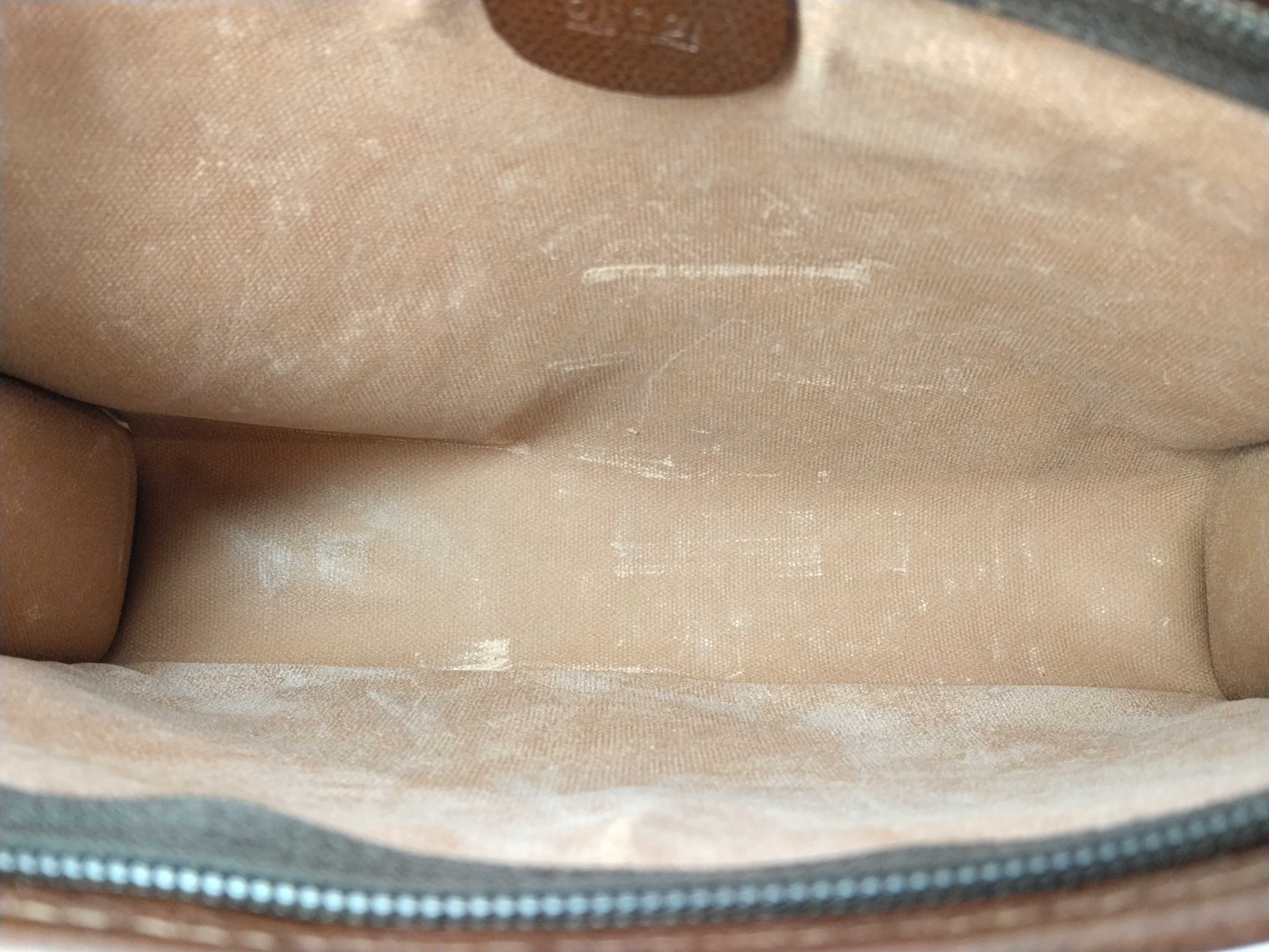 GG Supreme Gucci GG Vintage Clutch Bag — view 6