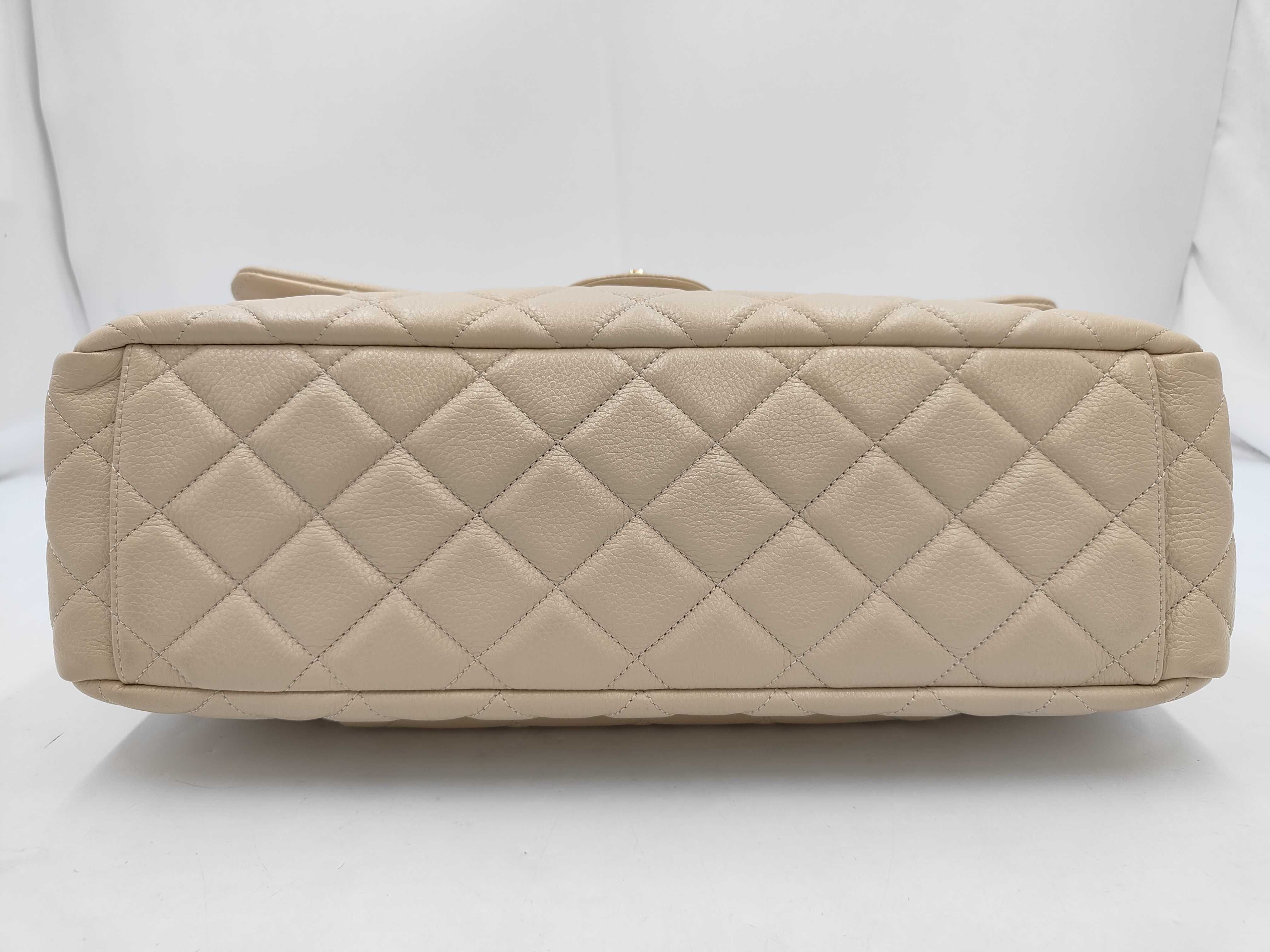 Jumbo Matelassé Caviar Beige GP Shoulder Bag — view 3