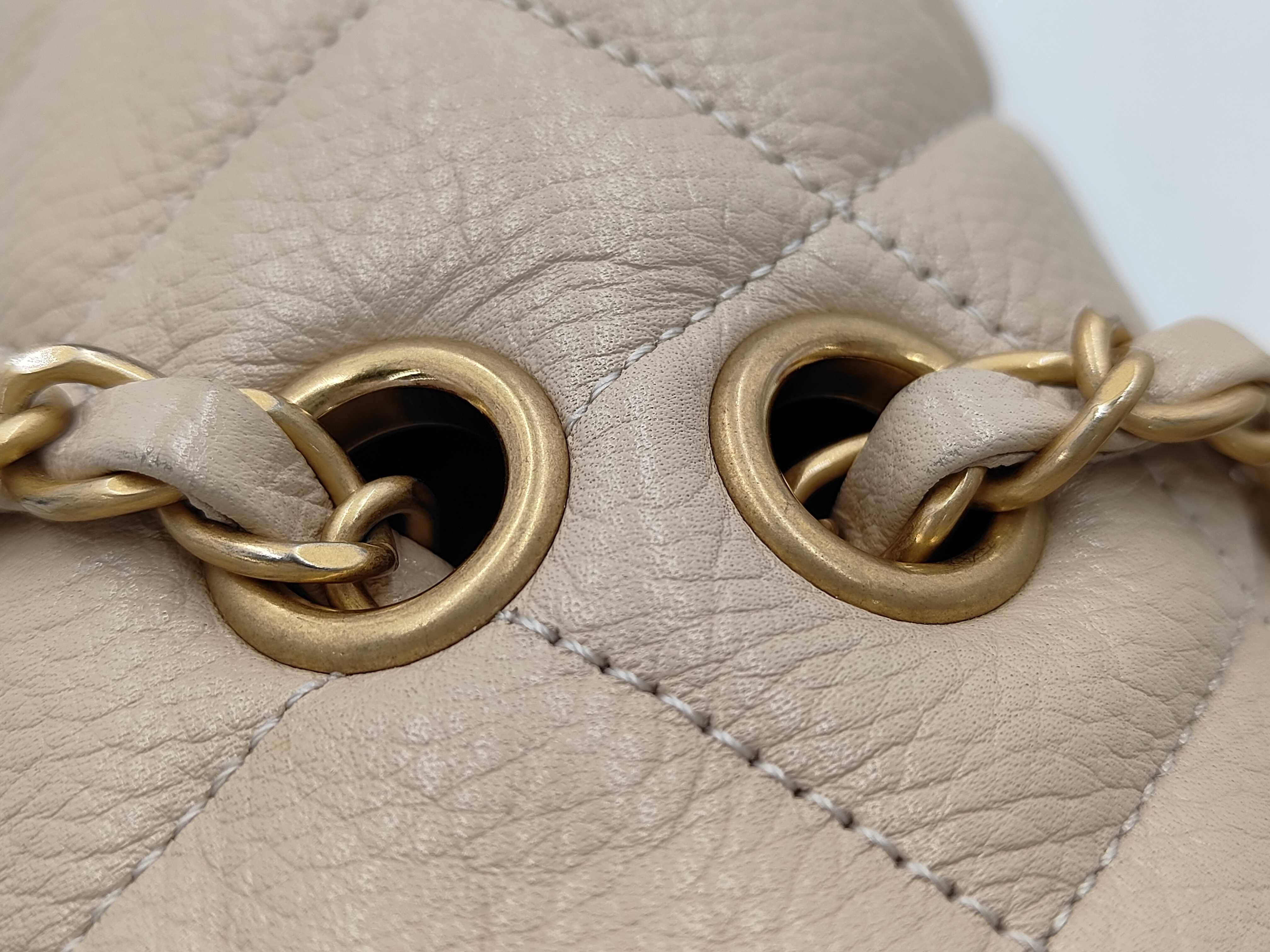 Jumbo Matelassé Caviar Beige GP Shoulder Bag — view 7