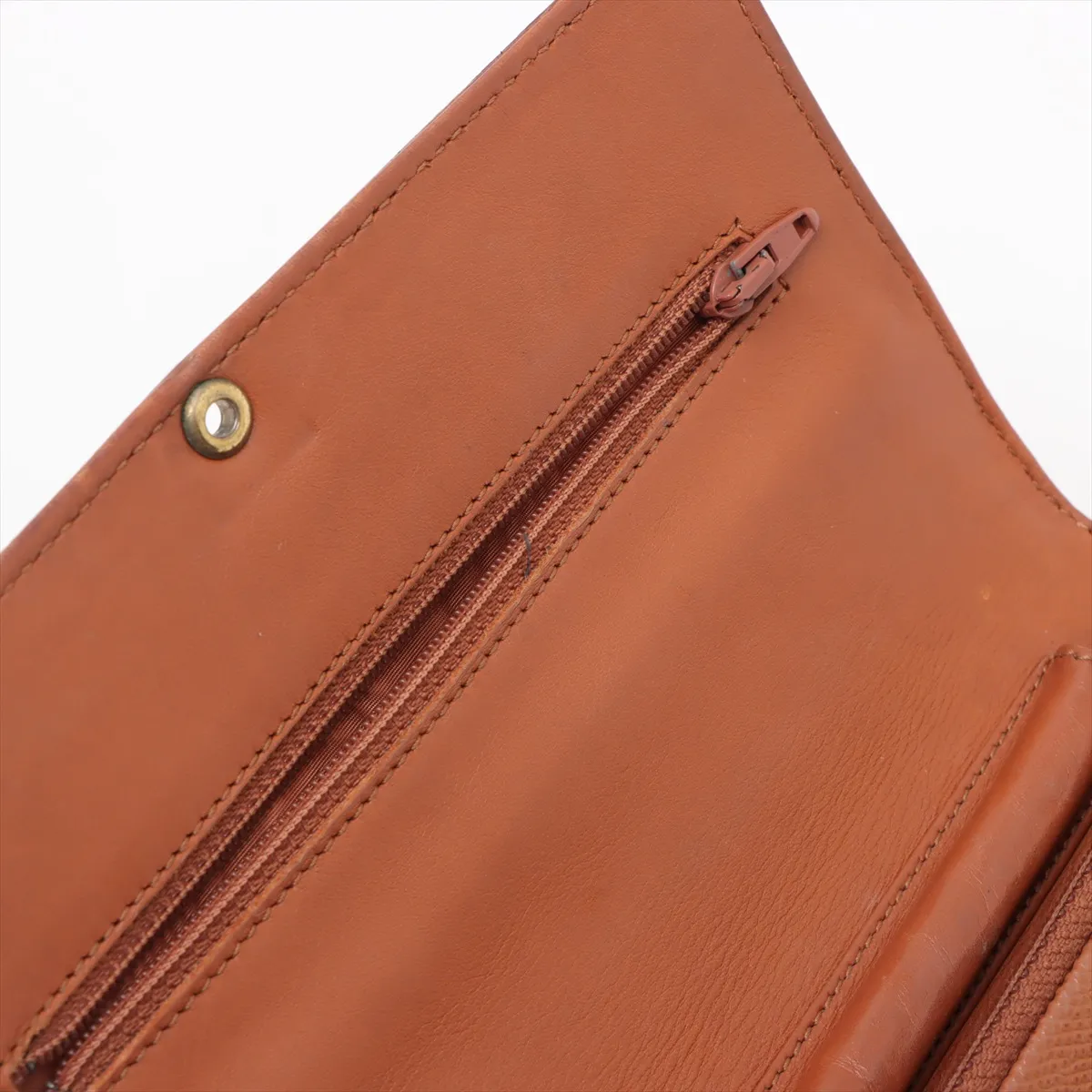 Cocomark Leather Chain Wallet Brown Gold Hardware No Pull Leather — view 13