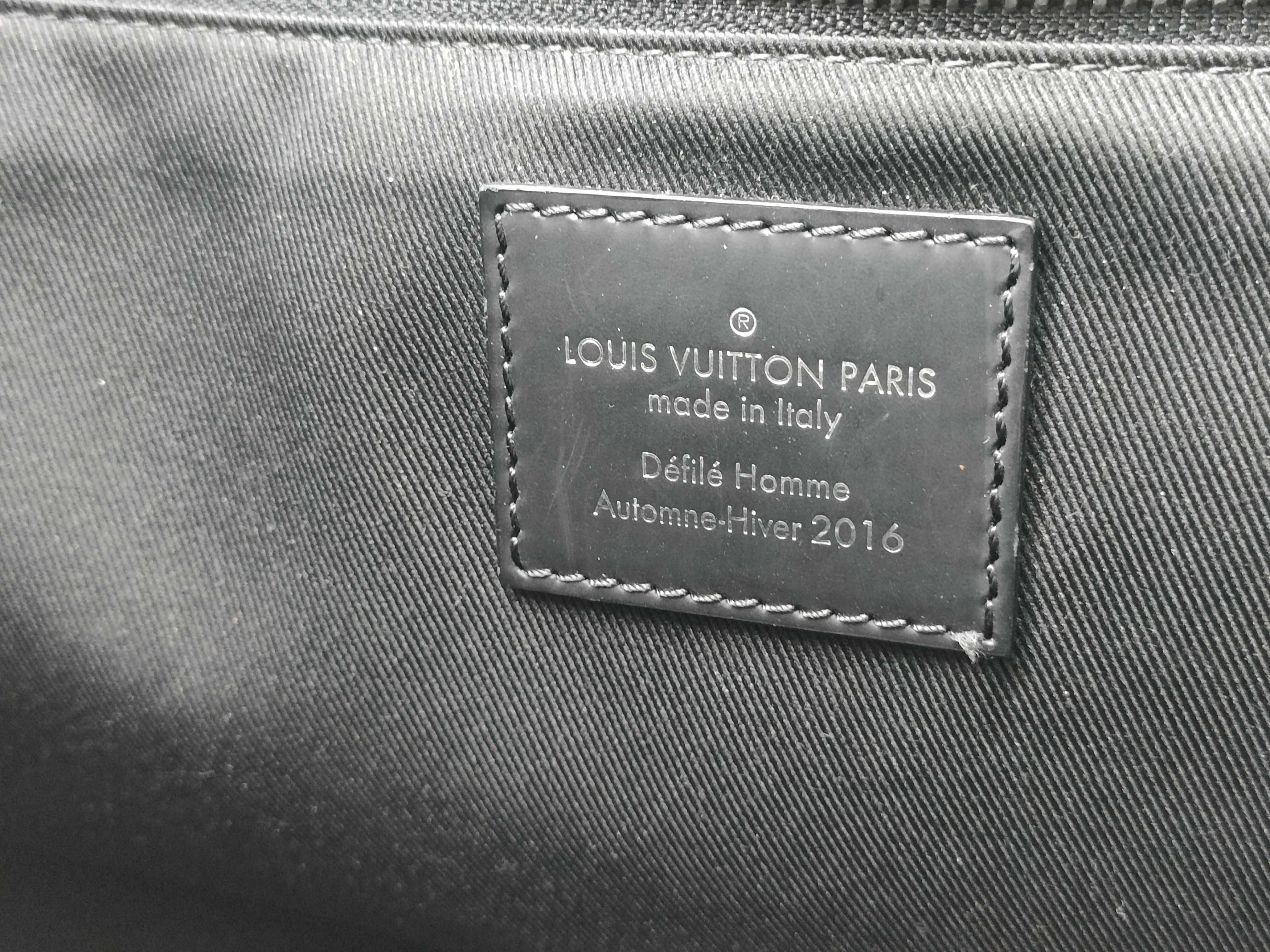 LV Monogram Eclipse Messenger Voyage MM M40510 FO4146 Shoulder Bag — view 14