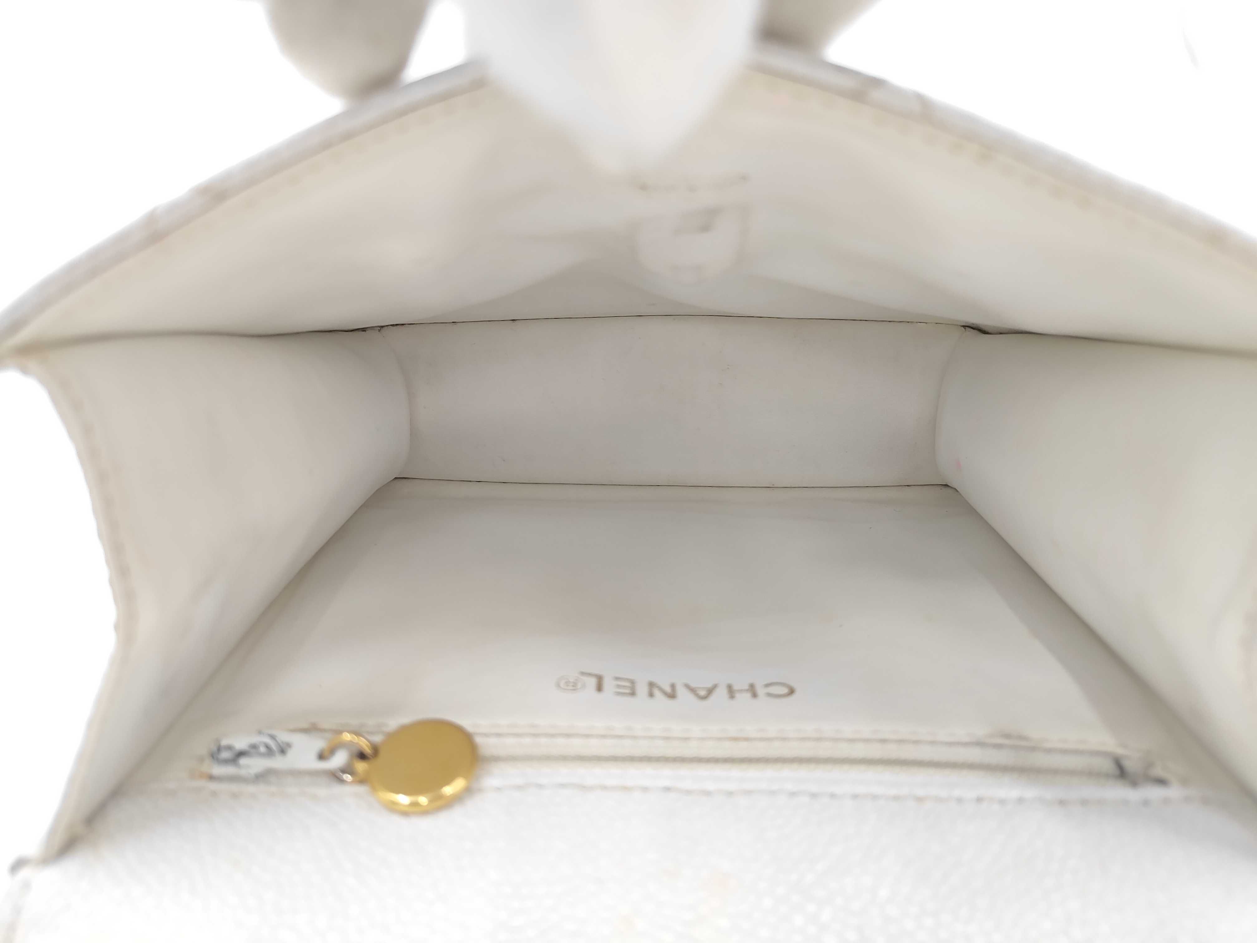 Matelassé Chain Caviar Skin Shoulder Bag — view 12