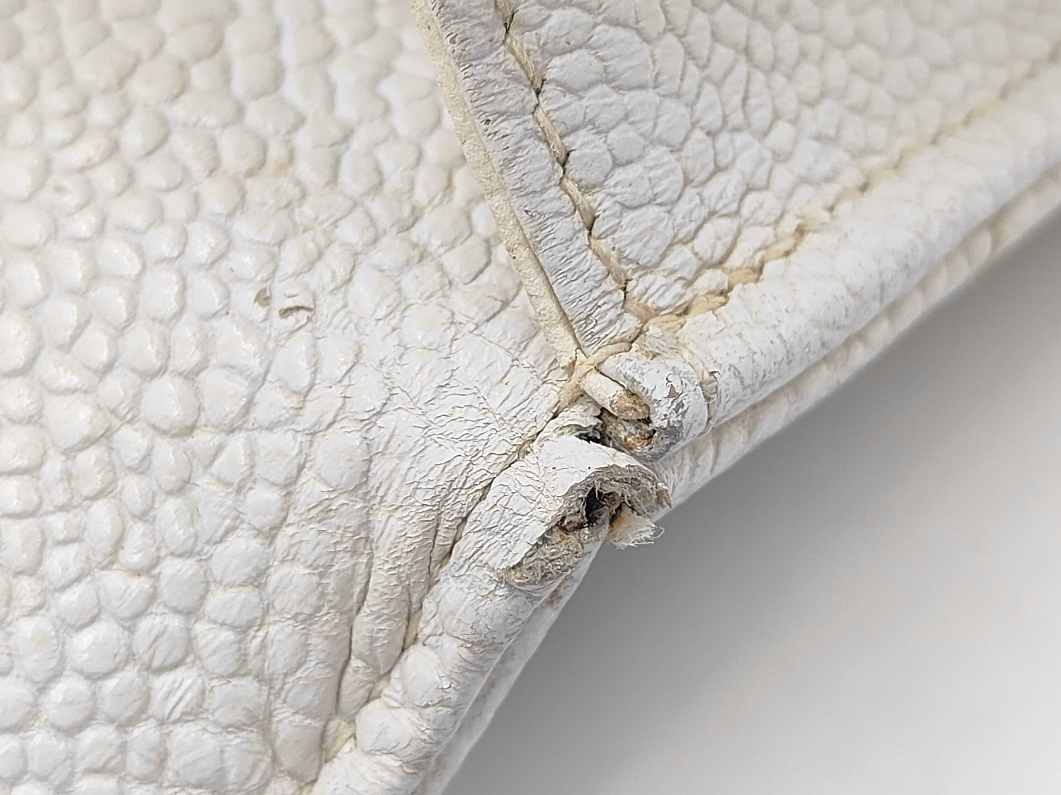 Matelassé Chain Caviar Skin Shoulder Bag — view 10
