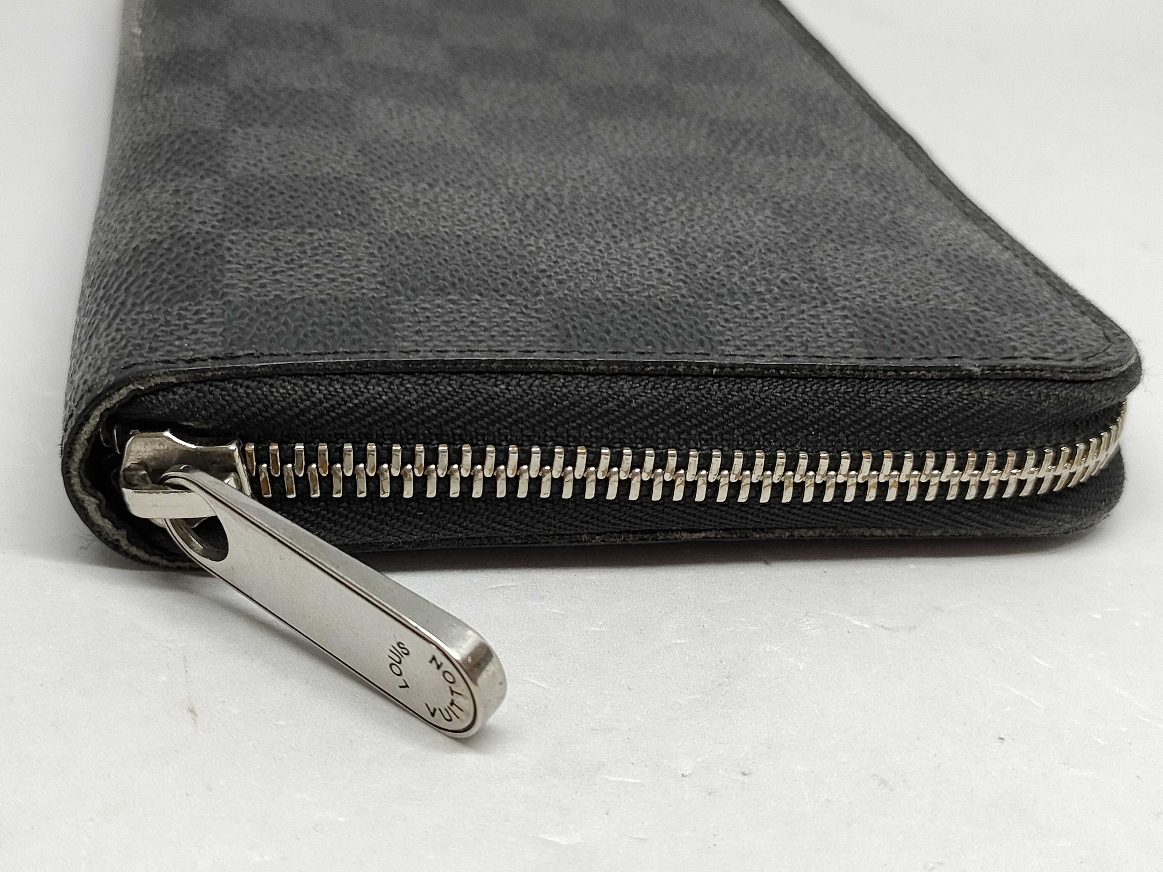 Damier Graphite N63077 Zippy Organizer Wallet — view 4
